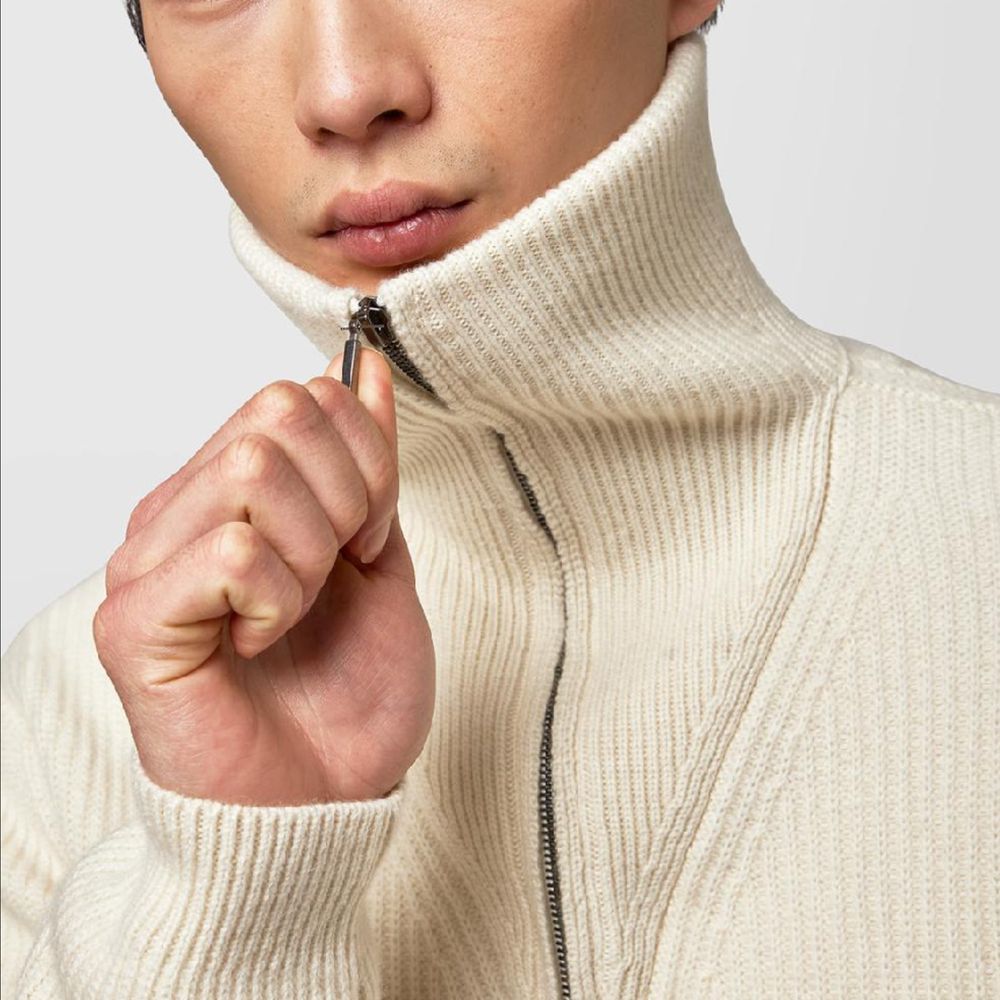 Alpha Studio White Cashmere Sweater