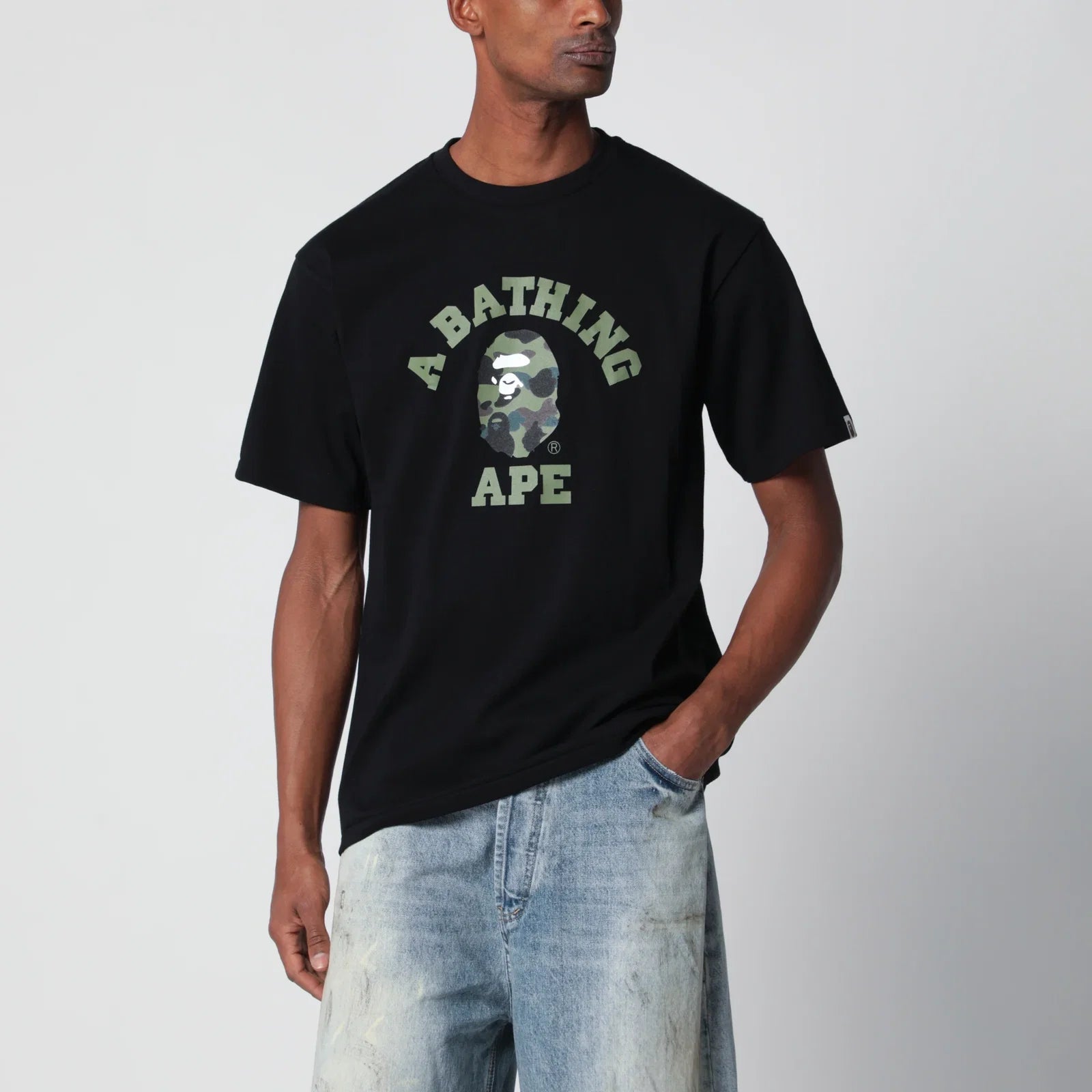 BAPE College Tee Zwart-thumbmail-1