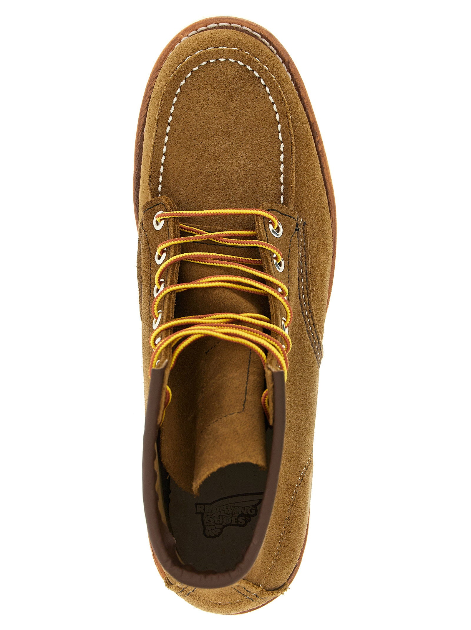 Red Wing Classic Moc 8881 enkellaars in Olive Mohave, achteraanzicht op model