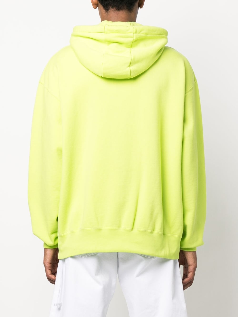 Achteraanzicht van de hoodie met egale rug, capuchon en geribde zoom