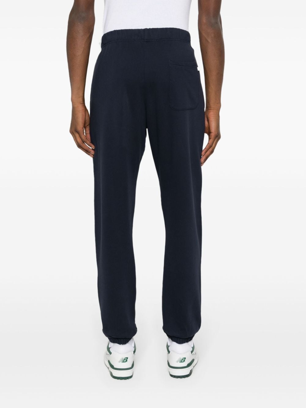 Autry joggingbroek navy gedragen vooraanzicht