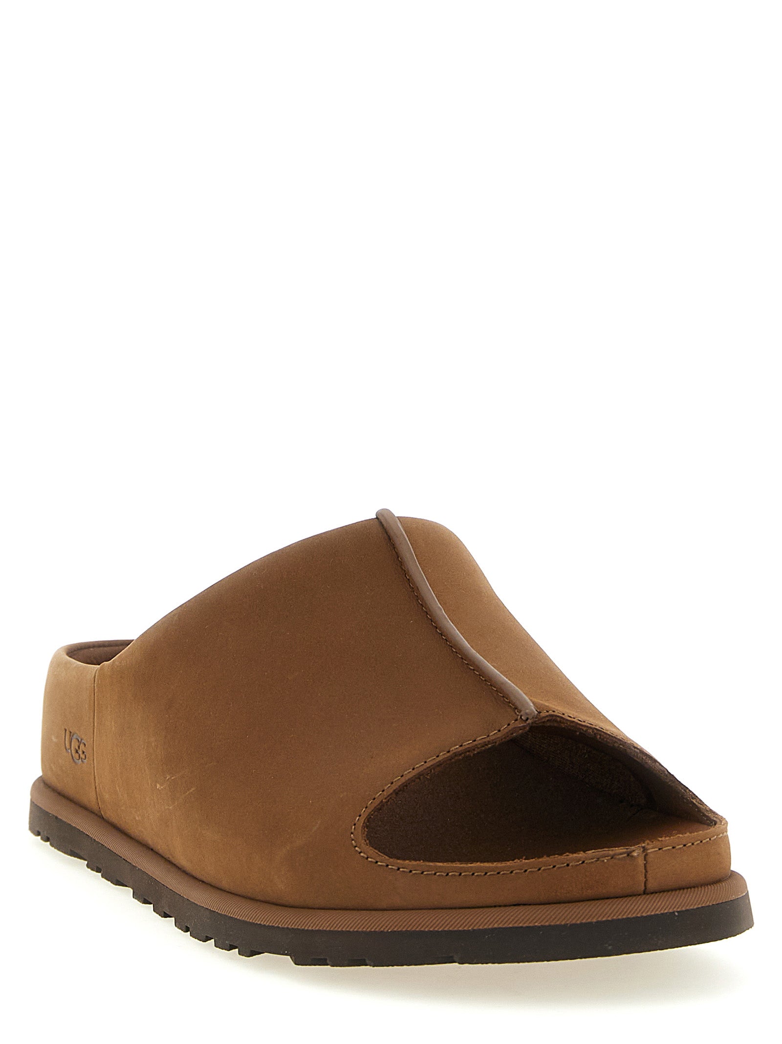 UGG Otzo Slide Dark Chestnut schuin van voren