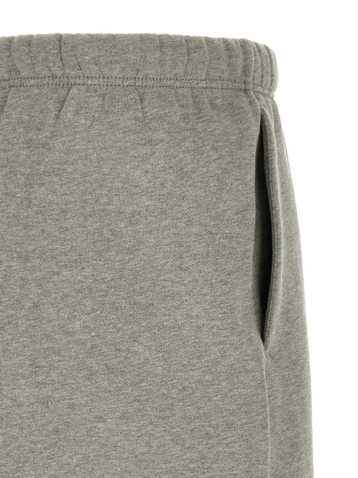 Detail van de diepe zijnaadzak in de 380 gsm fleece