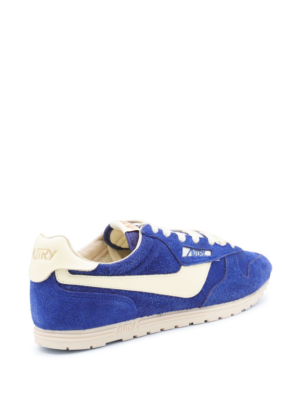 Autry Windspin sneakers in blauw suède, detail van de rubberen zool