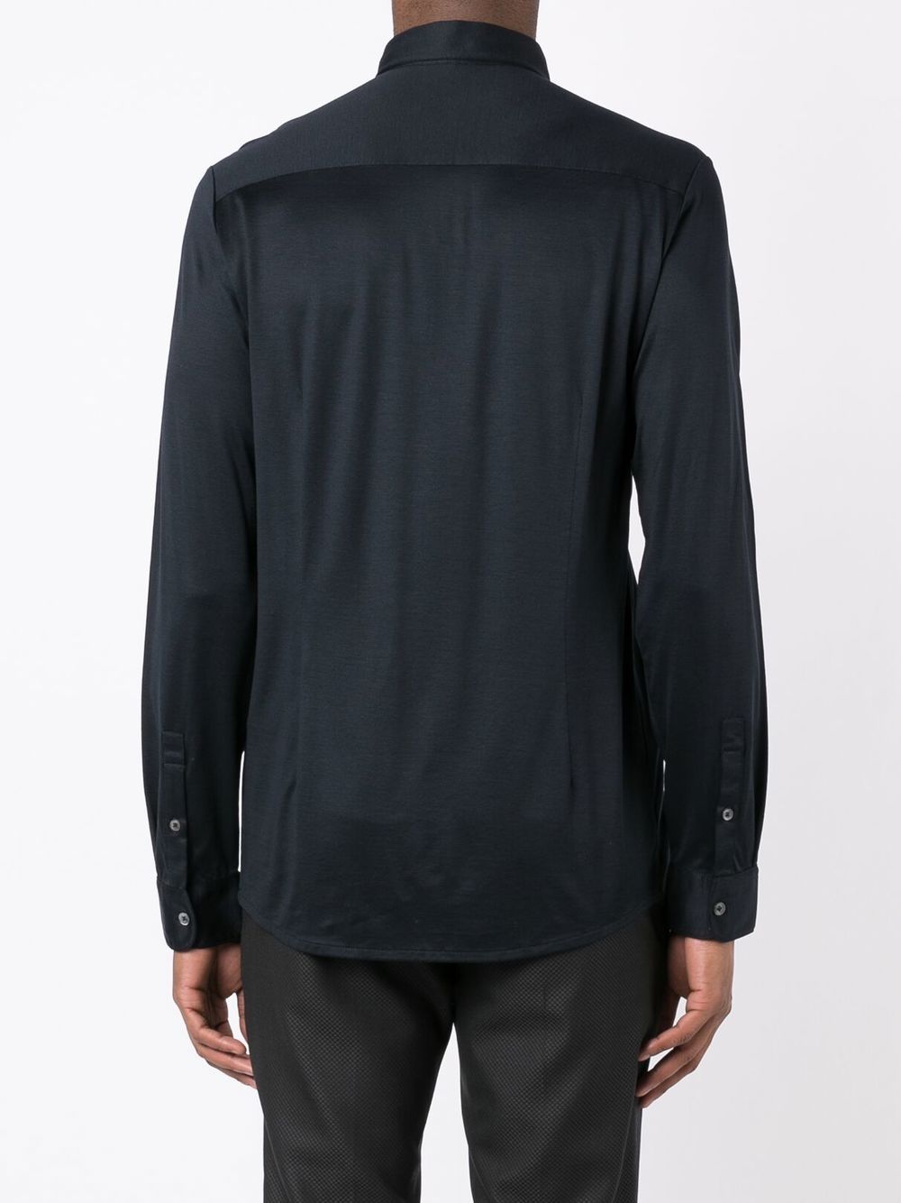 Emporio Armani overhemd, detail van de gebogen zoom