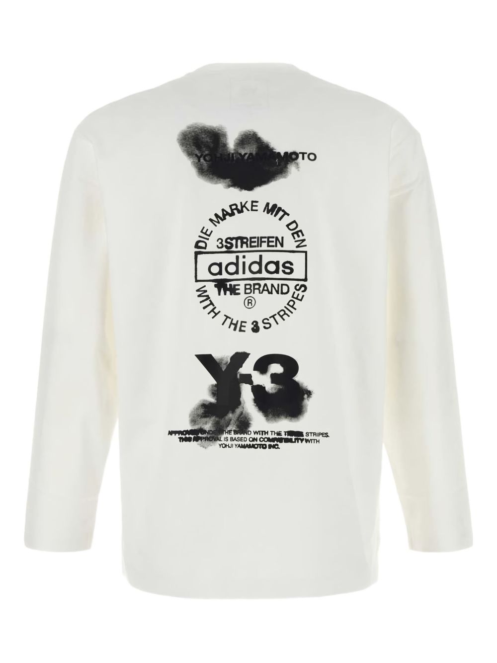 Achterkant van de witte Y-3 longsleeve met gestapelde adidas- en Yohji Yamamoto-graphic