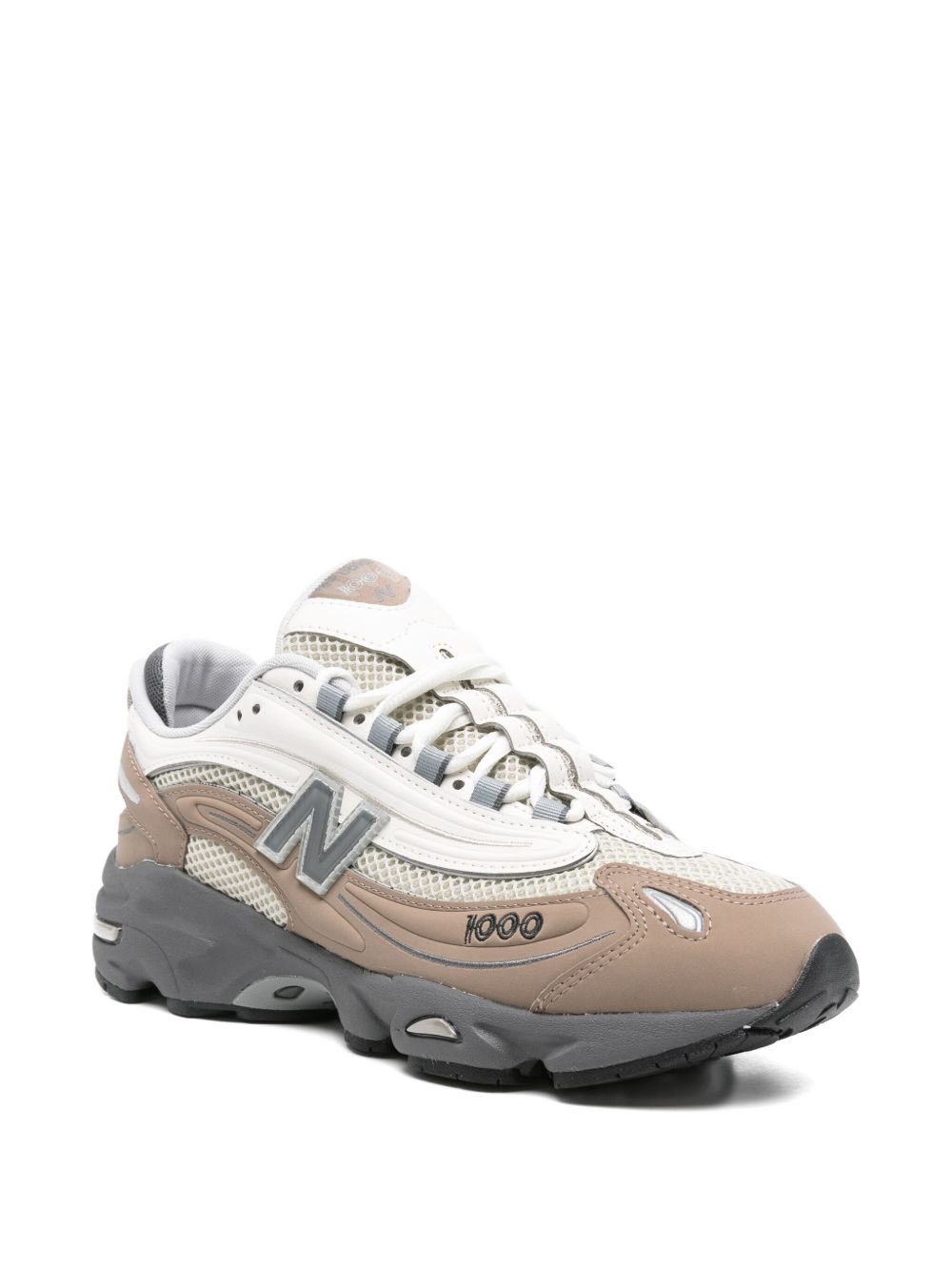 New Balance 1000 Mushroom schuin van voren met mesh panelen
