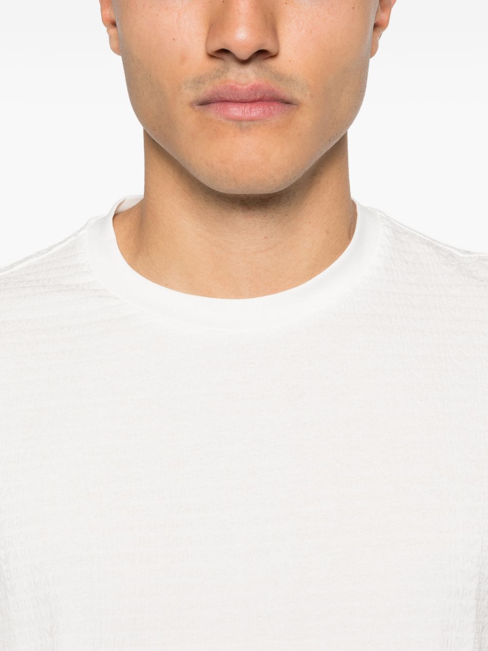 Emporio Armani Jacquard T-shirt met All-Over Logo in het Wit-thumbmail-4