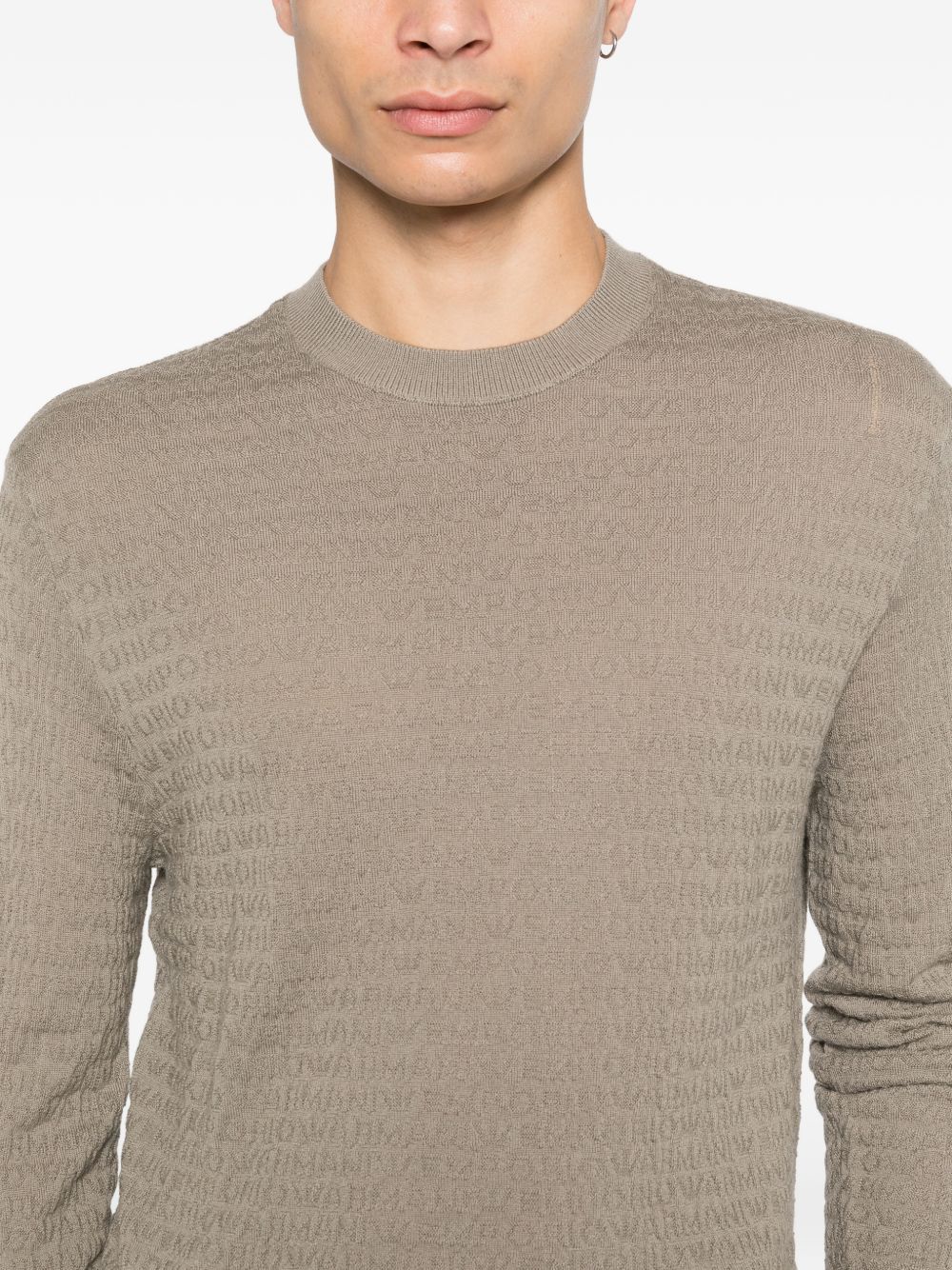 Emporio Armani trui in lichtbruin, achteraanzicht