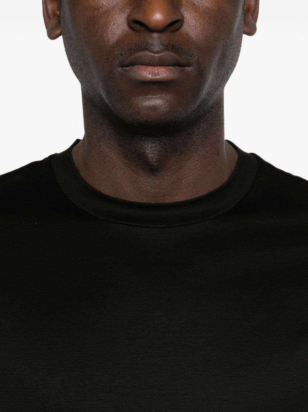 Emporio Armani T-shirt, detail van de rechte zoom