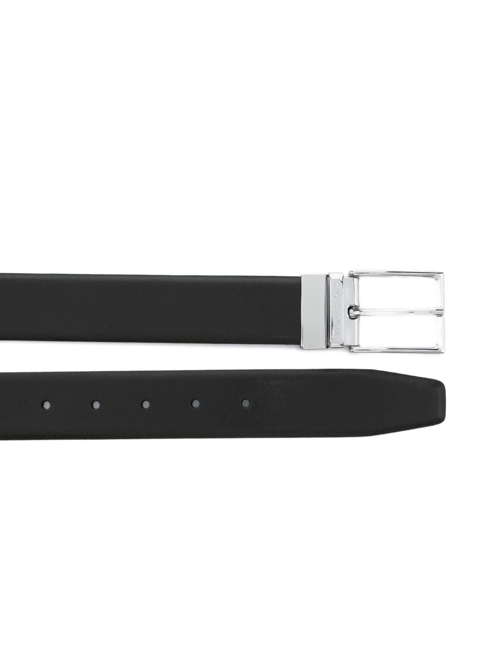 Emporio Armani Saffiano leren riem in ebony, detail van de zilverkleurige gesp