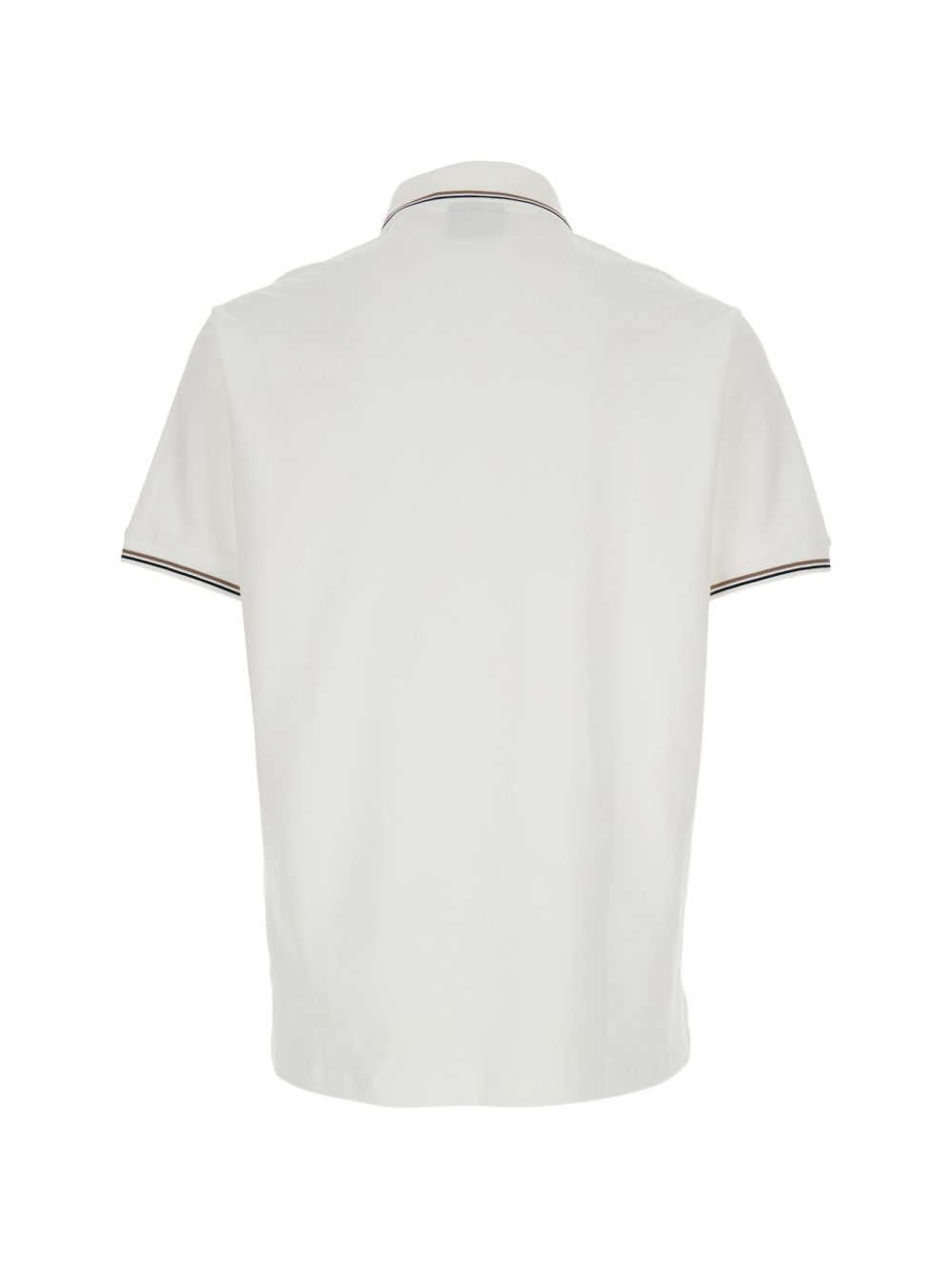 Emporio Armani wit poloshirt, close-up van het logo-embleem op de borst