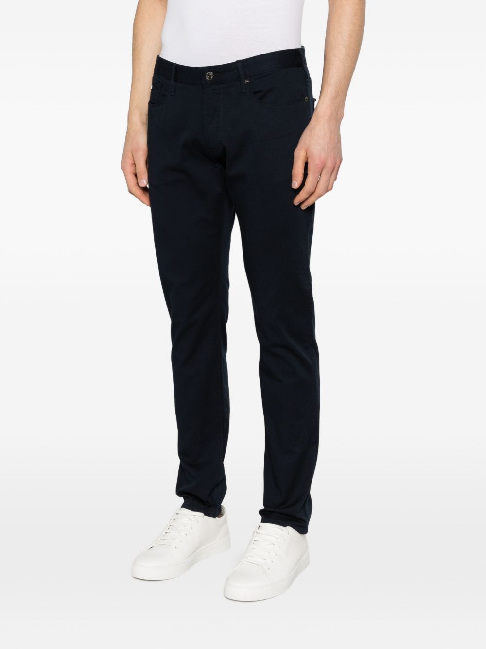 Emporio Armani jeans navy, detail van de stiksels