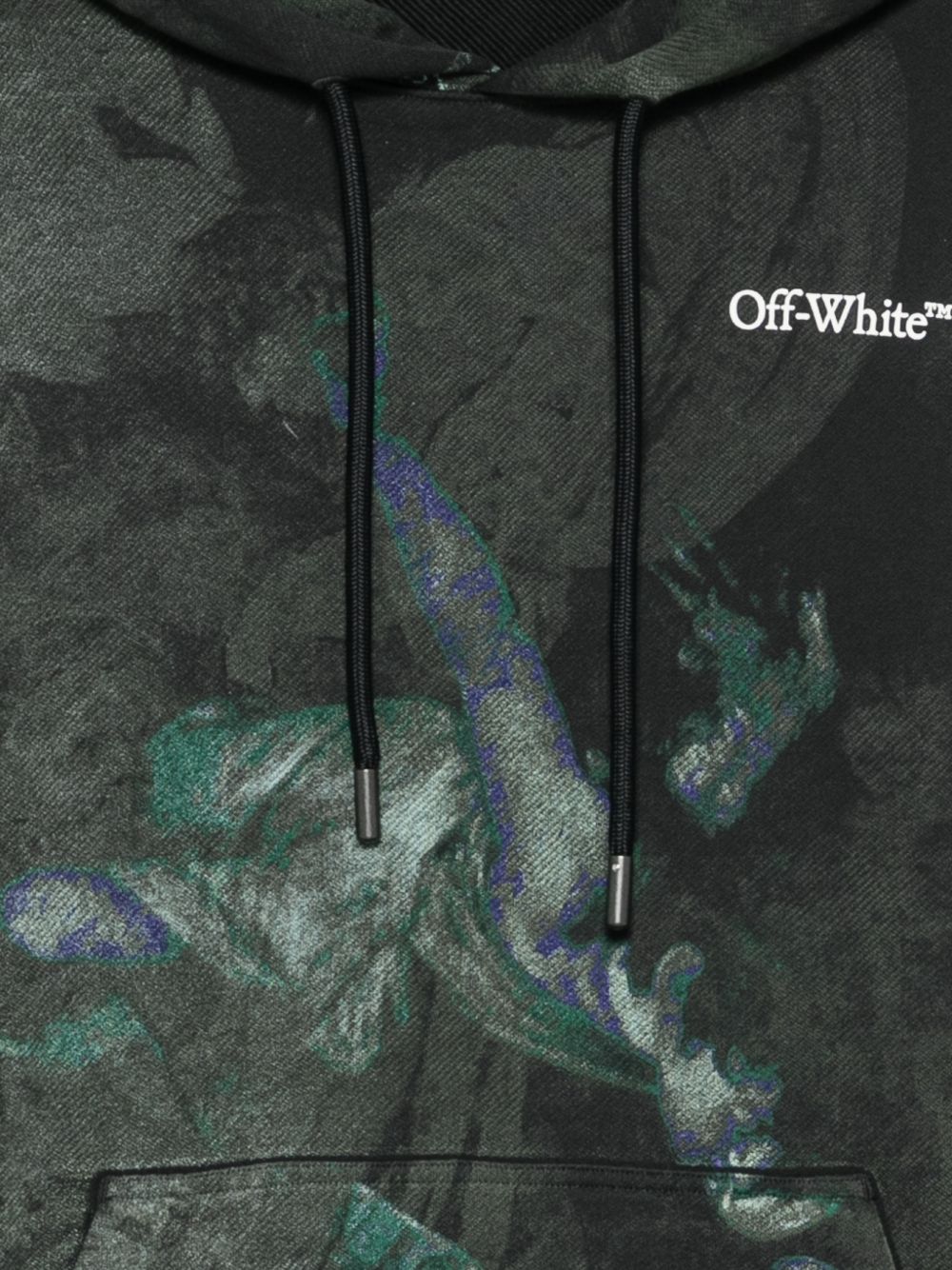 Detail van de print met wit Off-White woordmerk op de borst