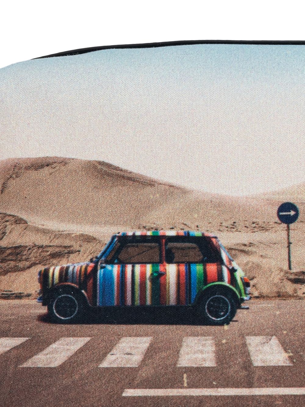 Paul Smith Pixelated Mini Toilettas Zwart – detail van sluiting en merkaccent