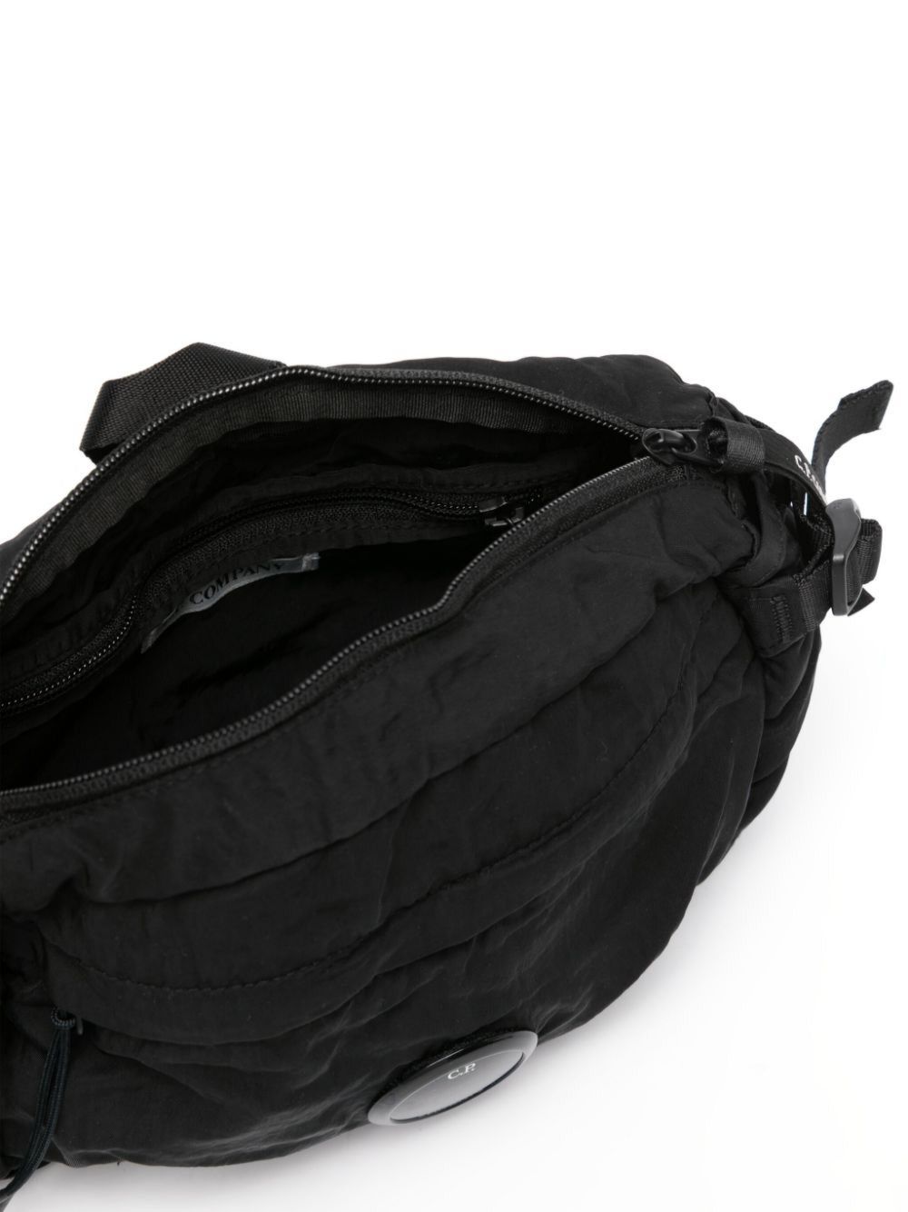 C.P. Company Nylon B heuptas zwart, gedragen om het middel