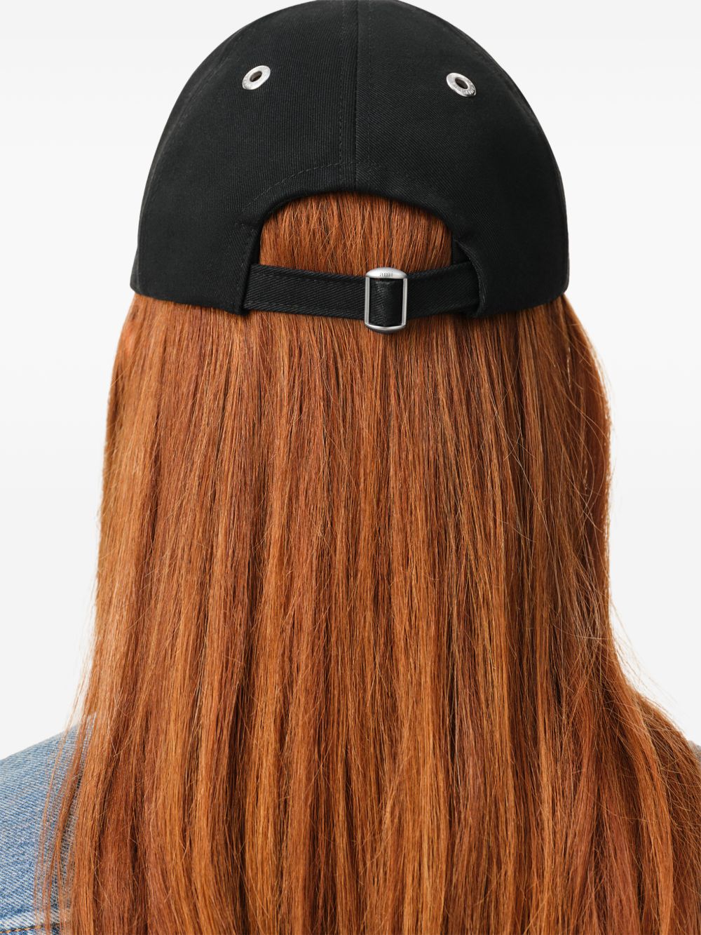 Ami Paris Ami de Coeur cap zwart, close-up borduring
