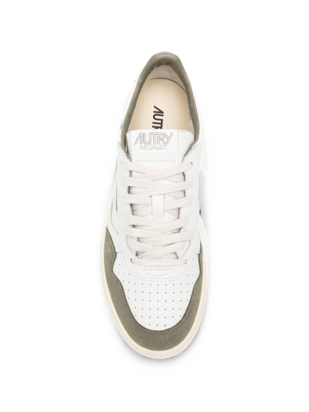 Autry Medalist Low sneaker, bovenaanzicht met Autry Medalist-tonglabel