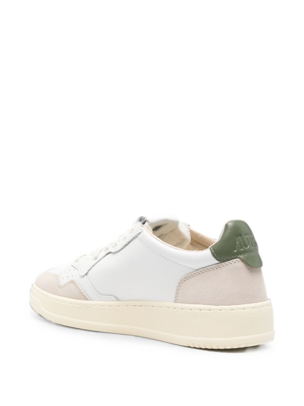 Autry Medalist Low sneakers wit-groen, bovenaanzicht met geperforeerde neus