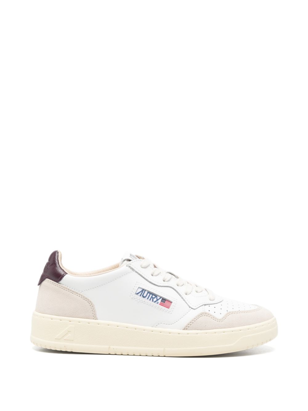 AUTRY Medalist Low sneakers wit/bordeaux, zijaanzicht met suède panelen
