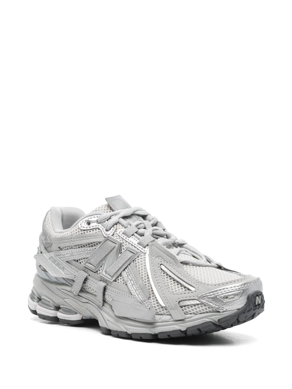 New Balance 1906A sneaker in grijs met zilver metallic afwerking, bovenaanzicht