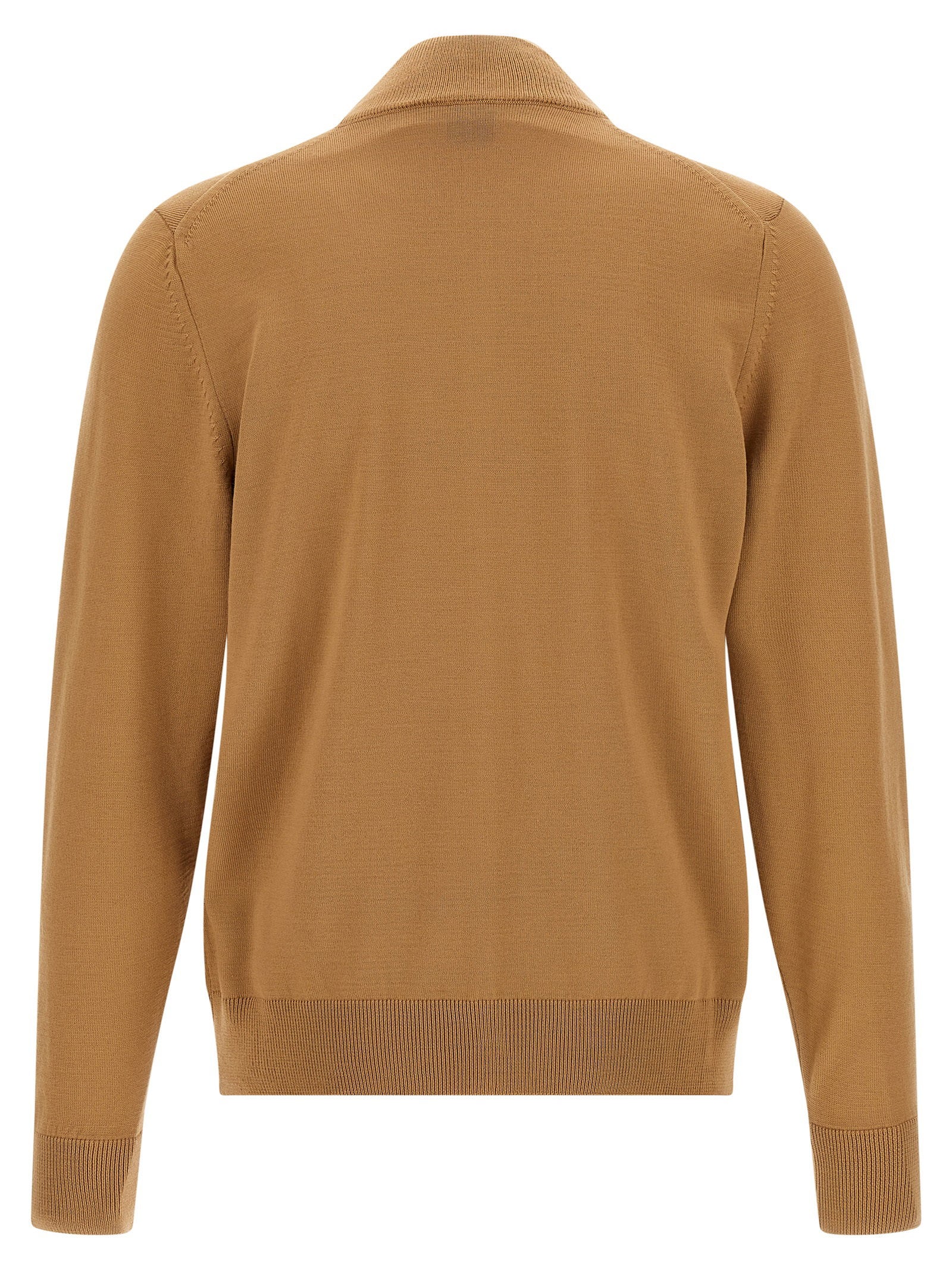 Hugo Boss geschoren breivest in camel, close-up van de metalen ritstrekker