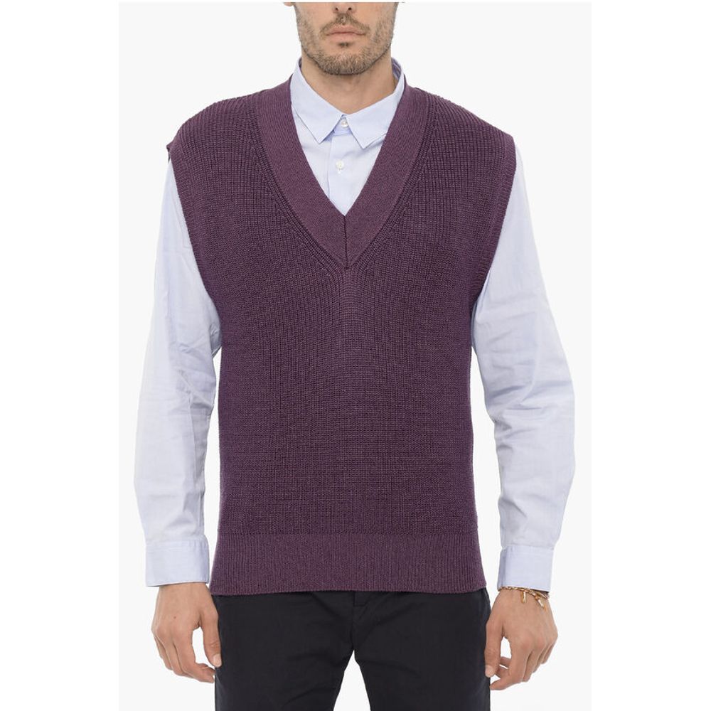 PT01 V-Neck Sleeveless Sweater