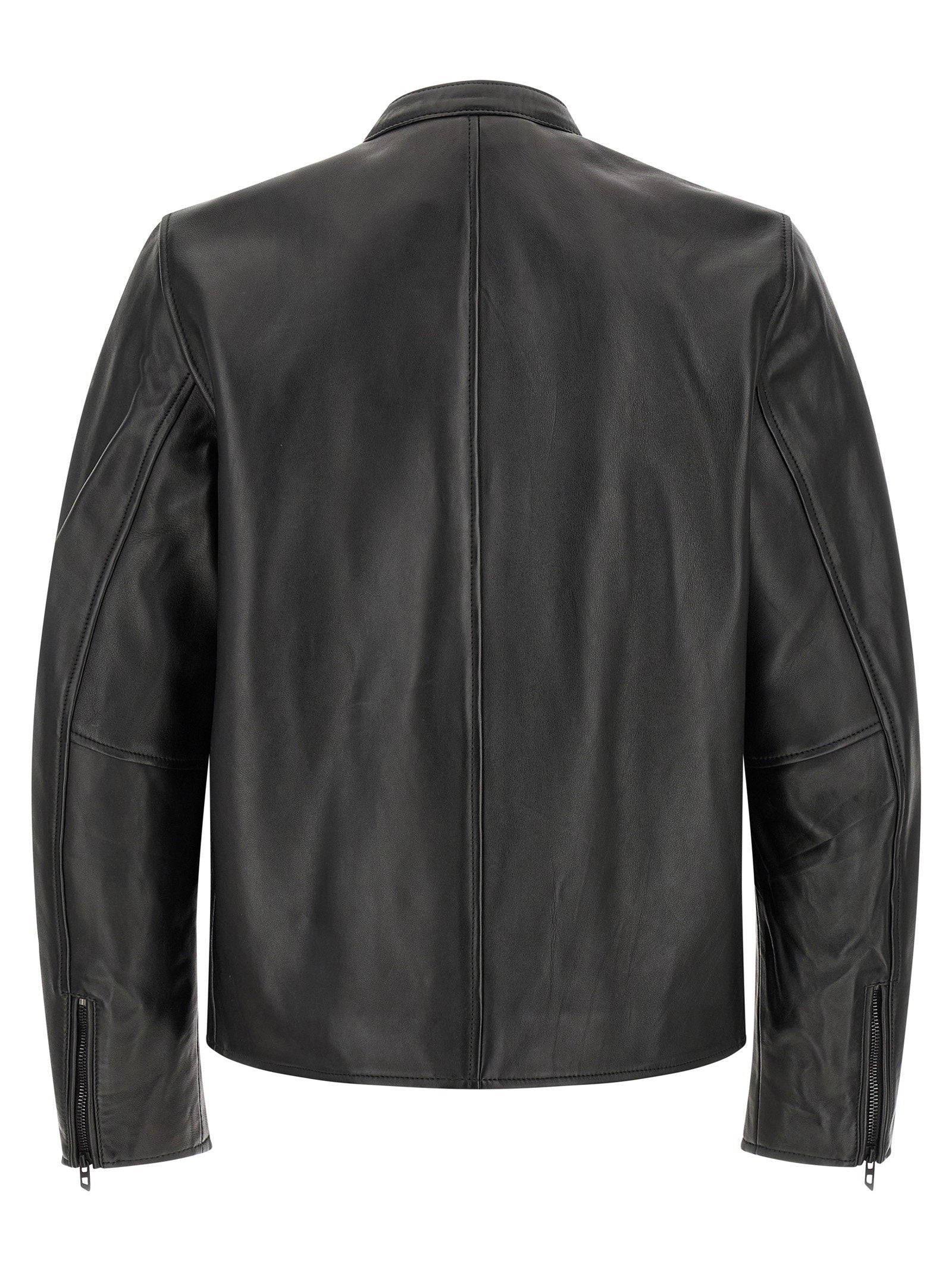 Diesel L-Tad-WRD leren bikerjack zwart - detail van het geëmbosseerde Oval D-logo op de borst