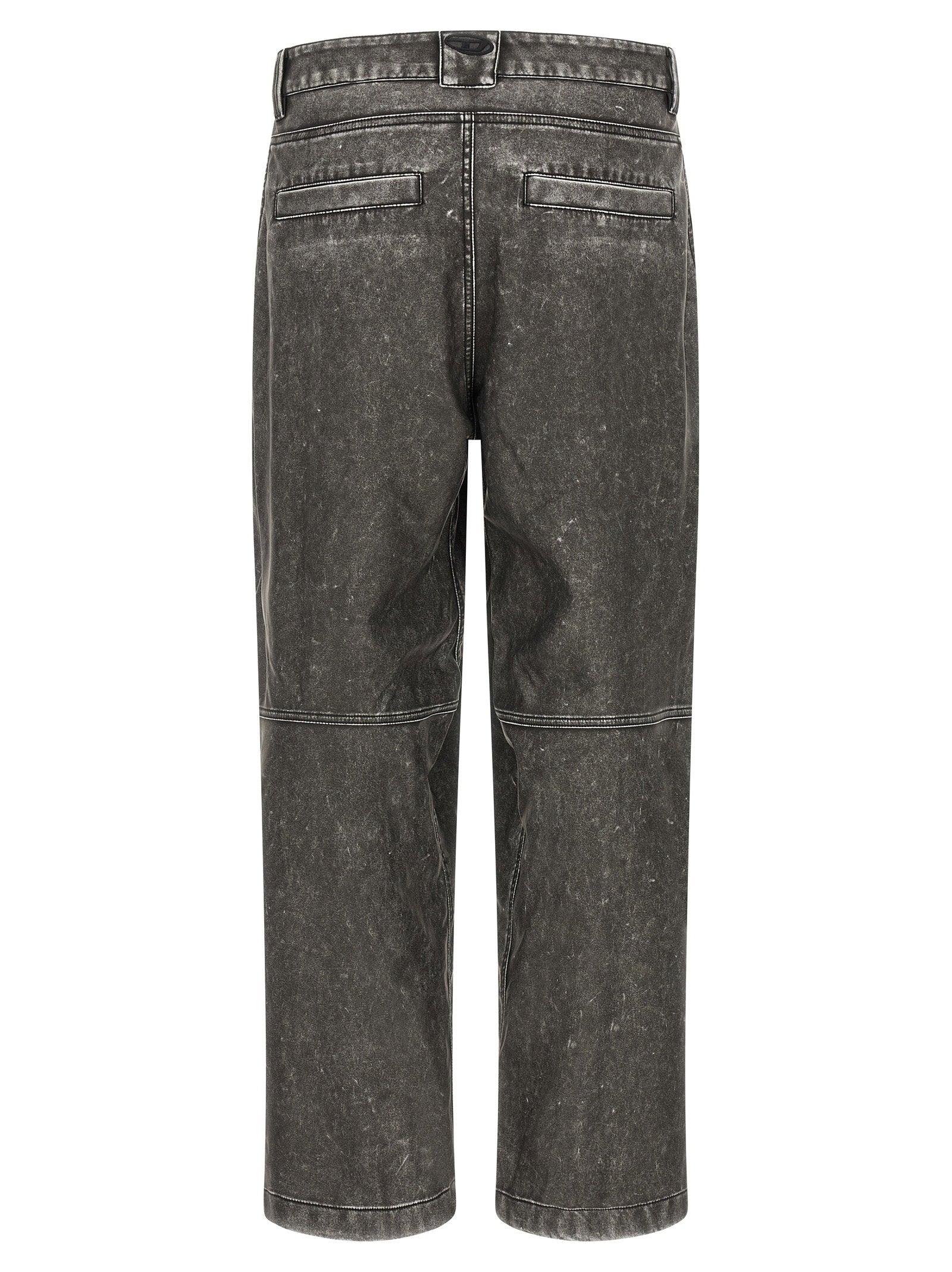 Diesel P-Delly-NJCJ broek, detail van het geborduurde Oval D-logo op de achterkant van de taille