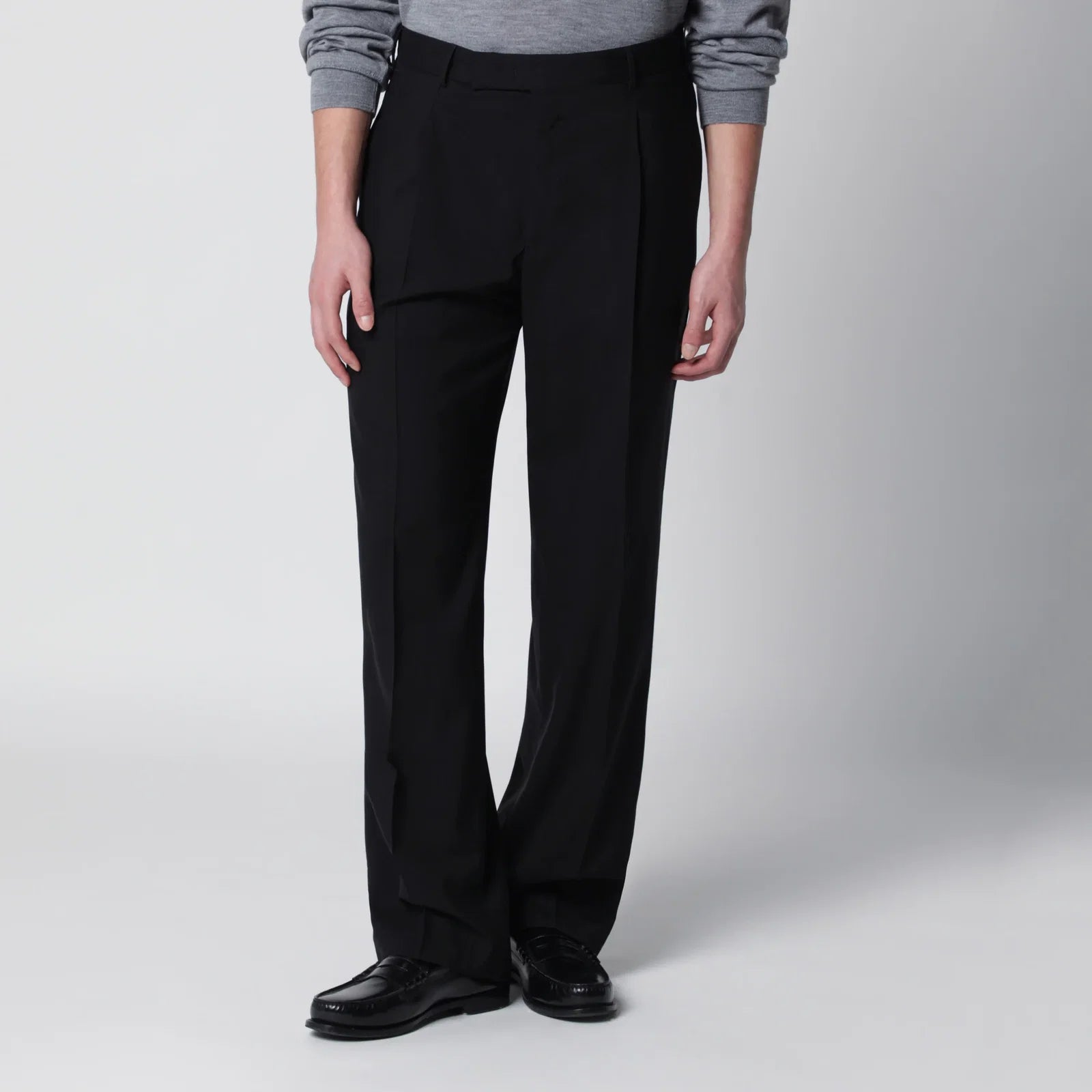PT Torino Wide Leg Geplooide Pantalon in Scheerwol Zwart