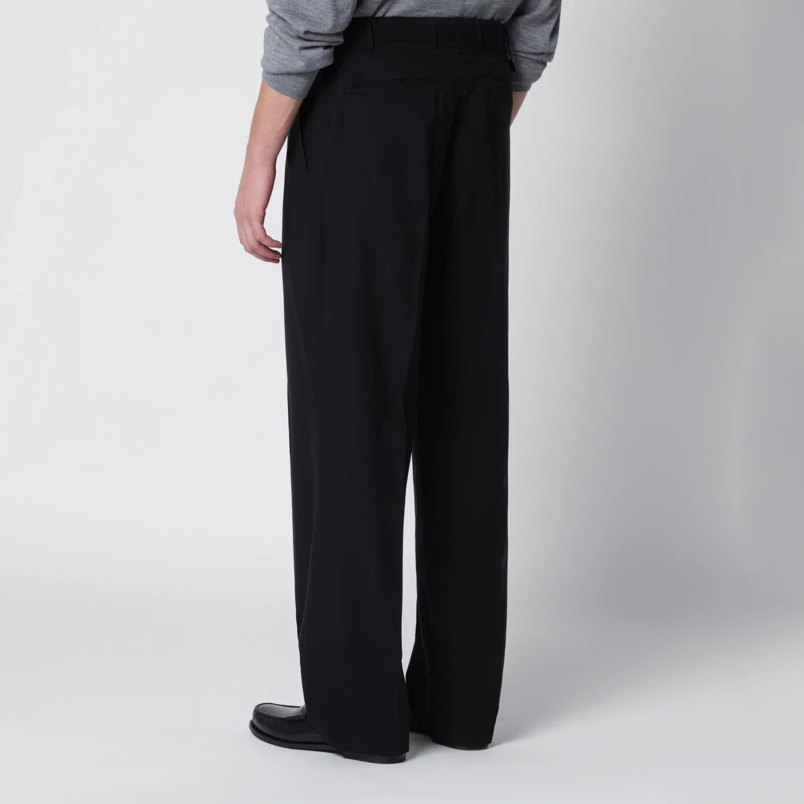 PT Torino Wide Leg Geplooide Pantalon in Scheerwol Zwart-thumbmail-2