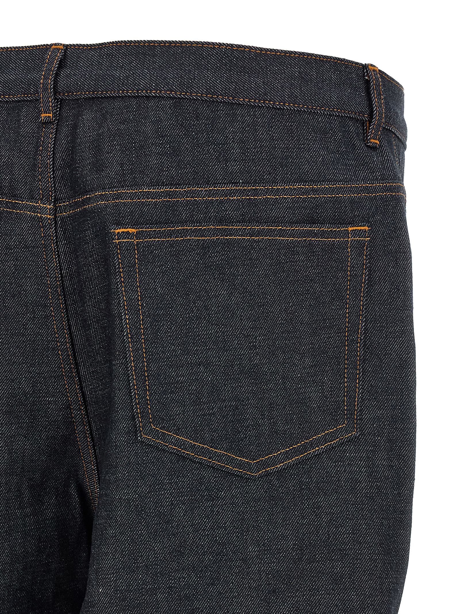 A.P.C. Fairfax jeans in indigo raw denim, achteraanzicht met vijfzaksmodel
