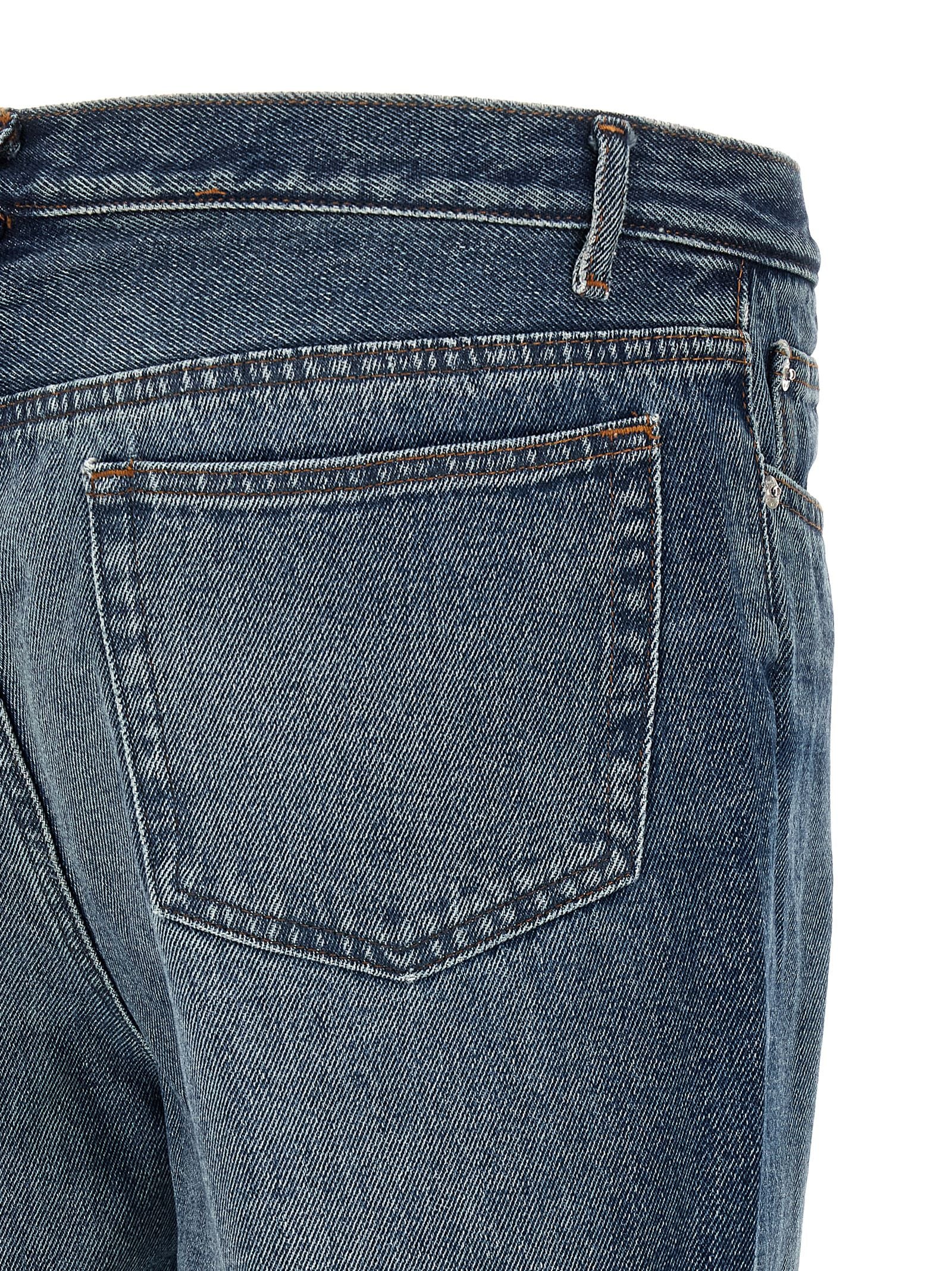 A.P.C. Martin jeans, detail zilverkleurig metalen knoop met gravure