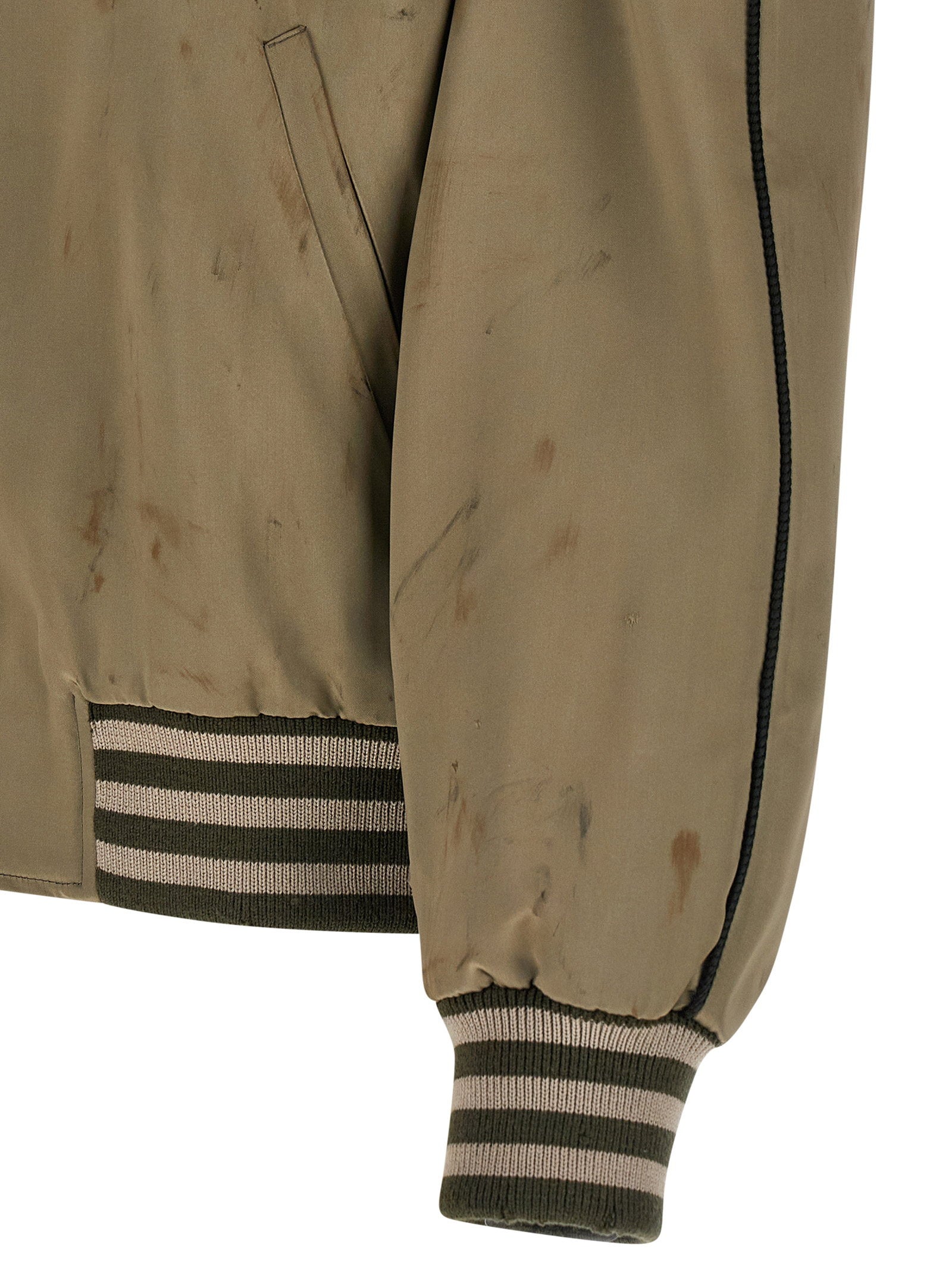 Golden Goose Journey bomberjack in groen satijn, achteraanzicht met Venice-opschrift en groenvilten patch