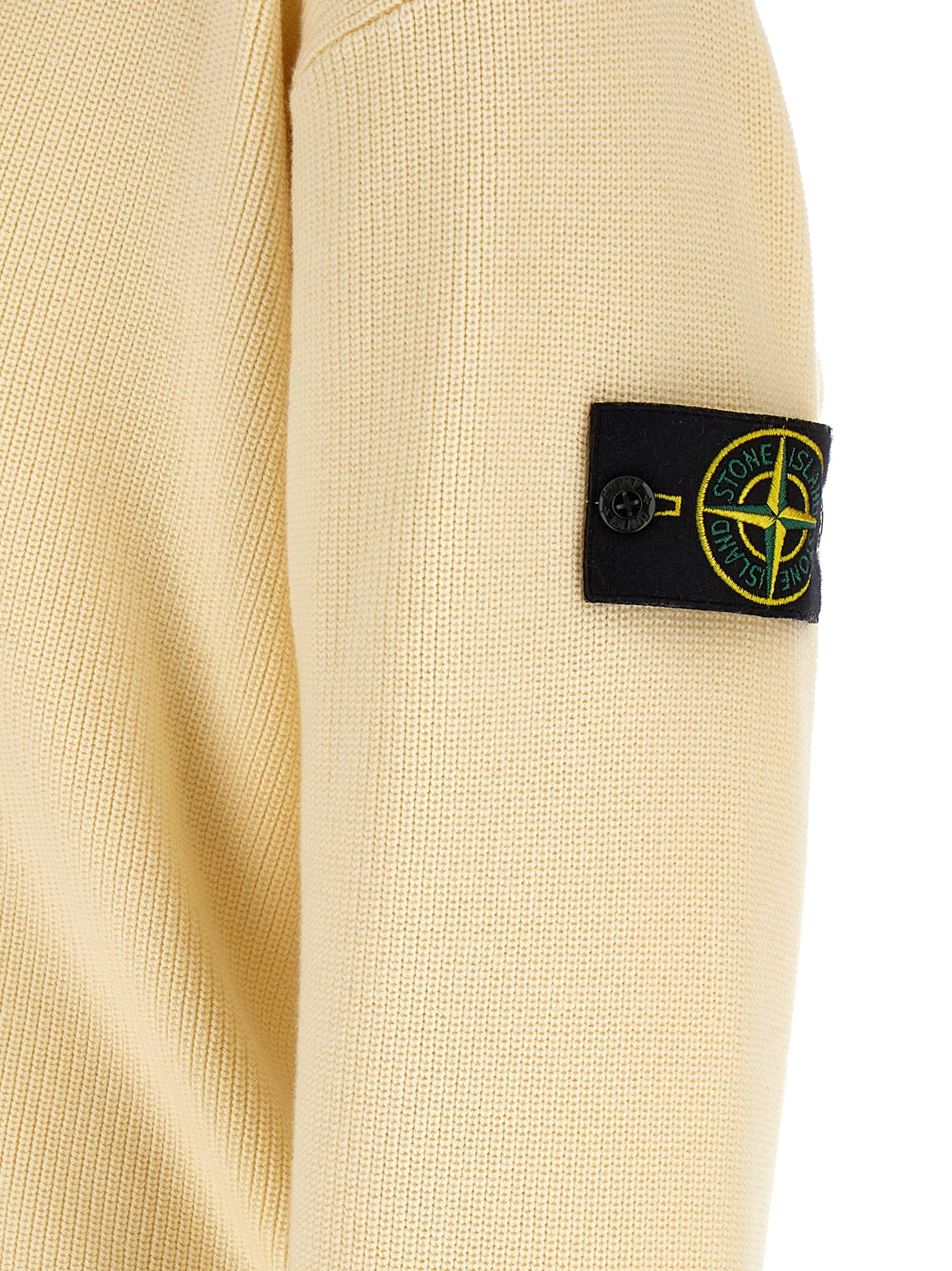 Detail van de geribde zoomband van het Stone Island 5100009 vest