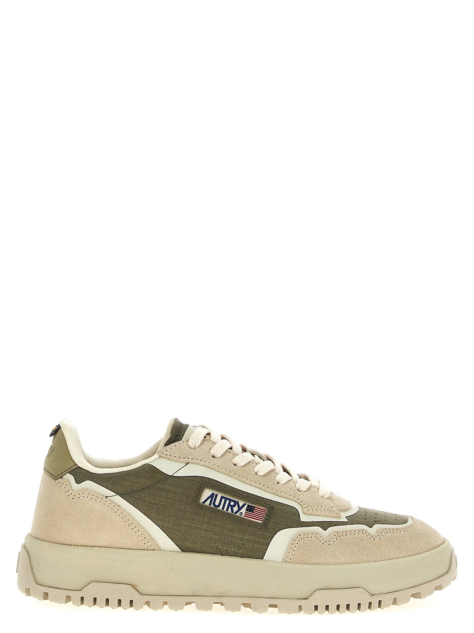Autry Wildpace Low sneaker in olijfgroen en wit, vooraanzicht