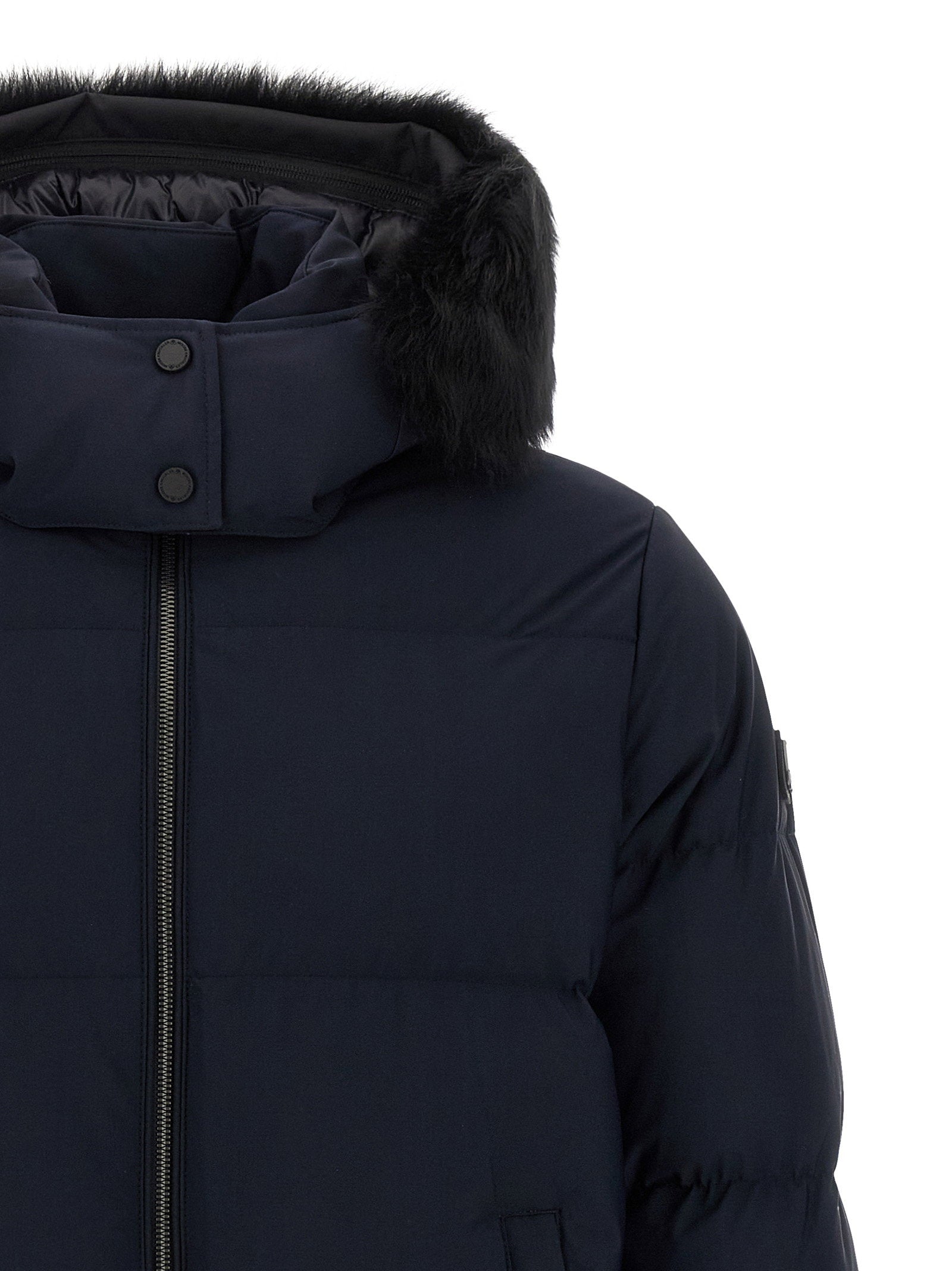 Moose Knuckles Misti donsjack detail van capuchon en kraag