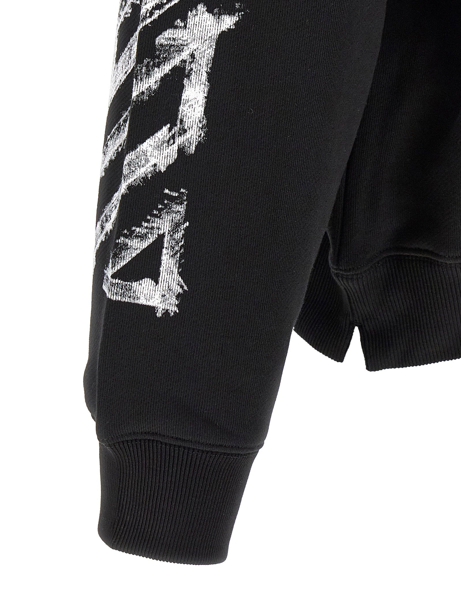 Off-White Motion Arrow Skate sweatshirt in zwart, achteraanzicht op model