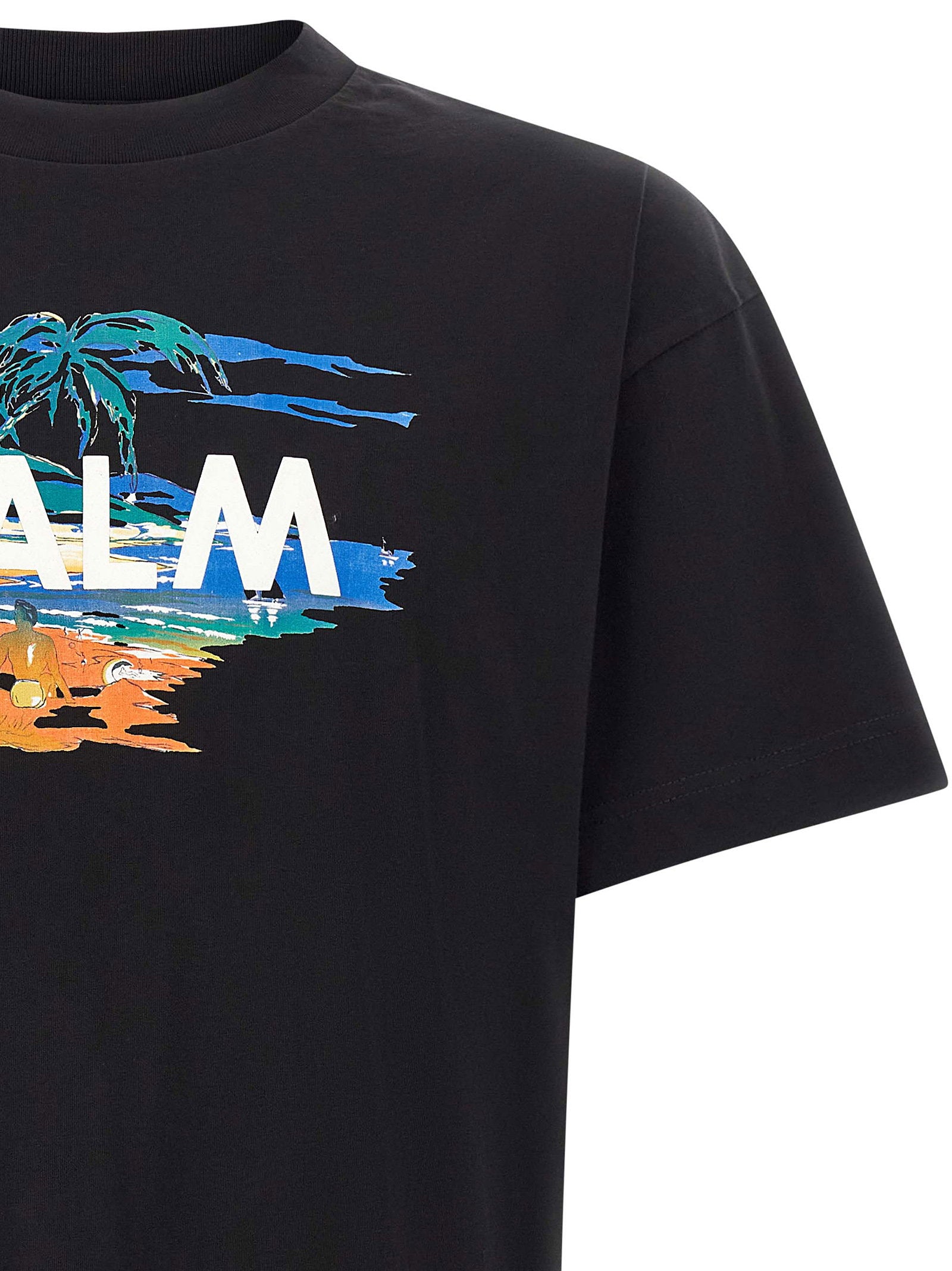 Palm Angels T-shirt met badscène-print - detail logolabel op zoom