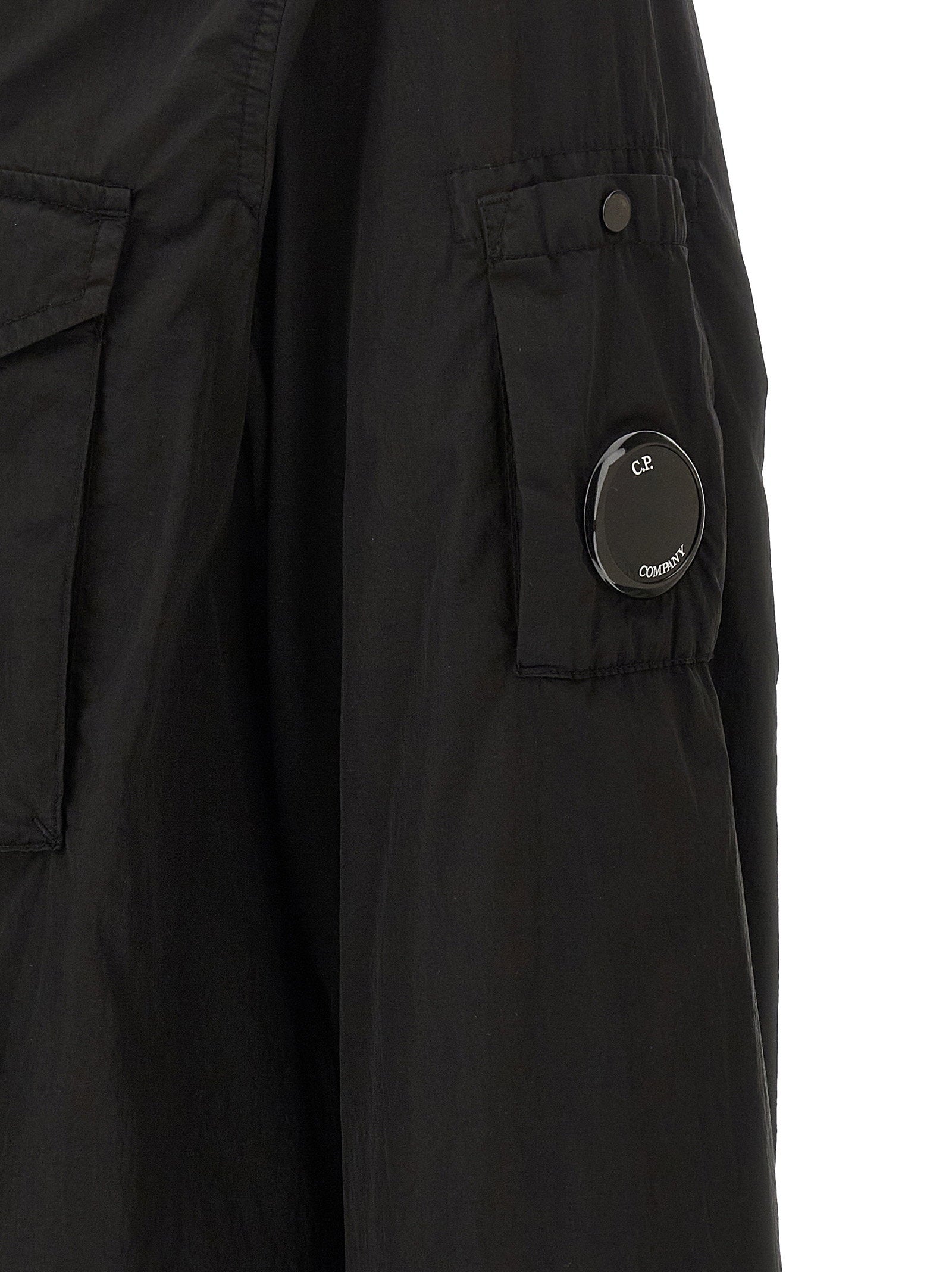 C.P. Company Chrome-R overshirt zwart, close-up van de stofstructuur