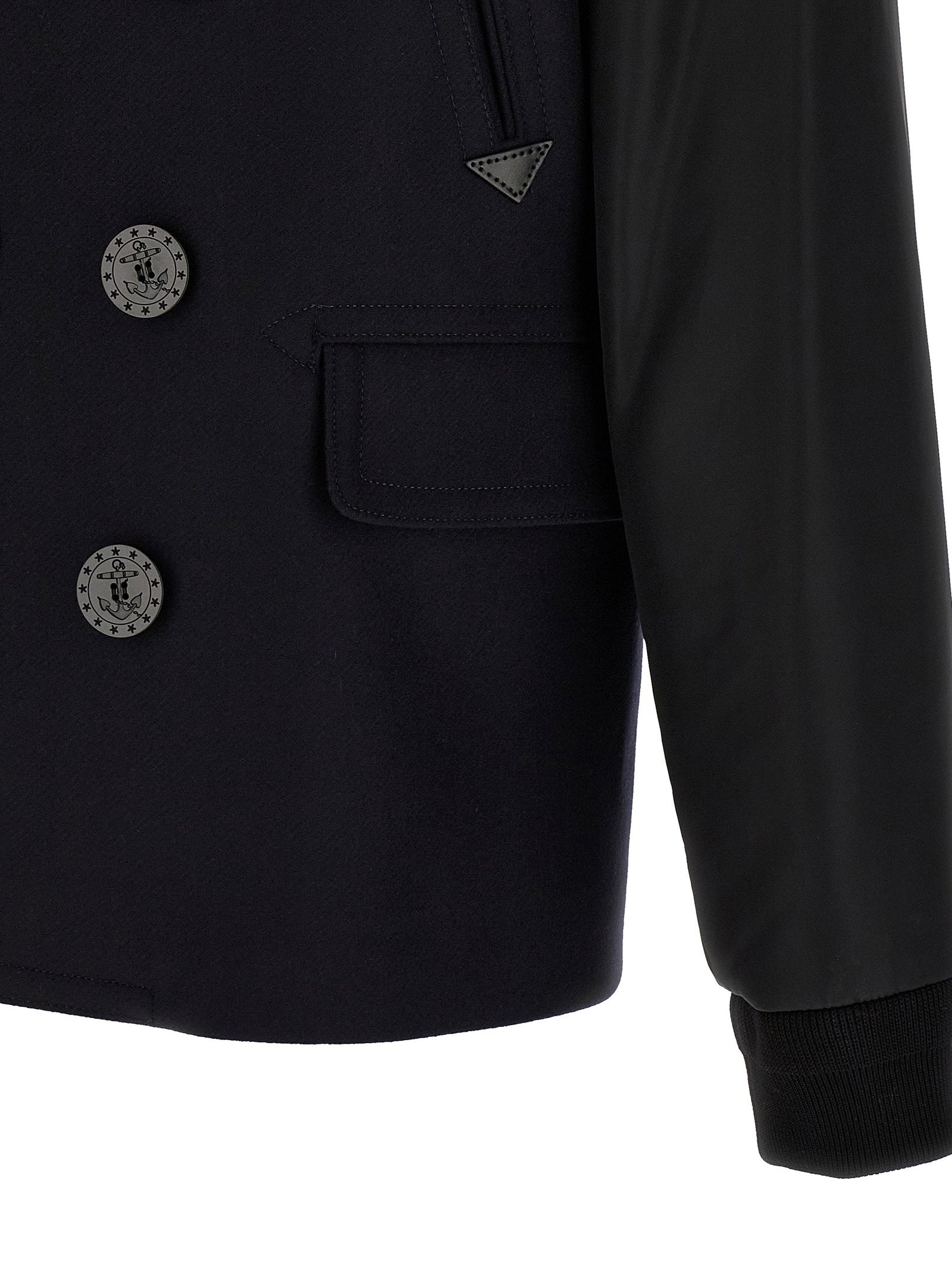 Dsquared2 Hybrid Peacoat detail van knopen en zak
