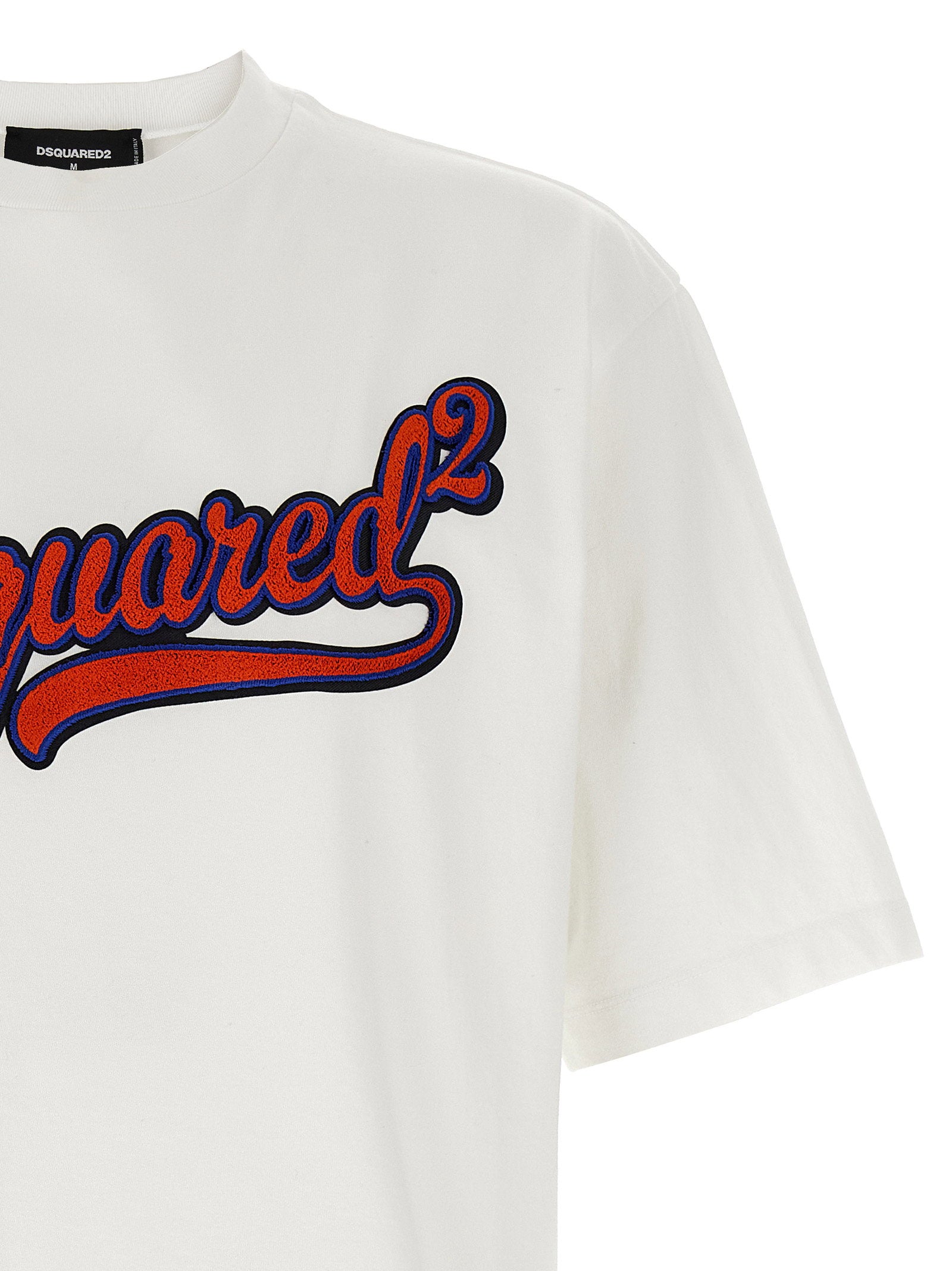 Dsquared2 T-shirt wit, detail van de crewneck-boord