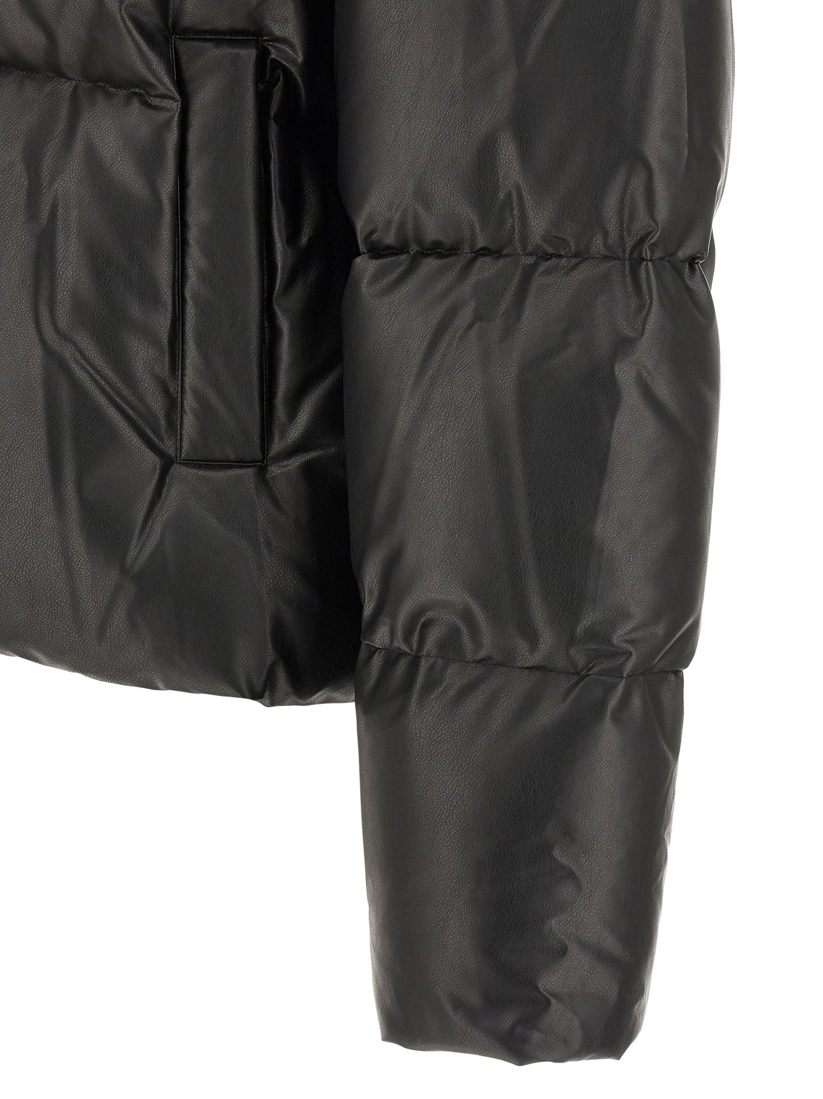 MM6 Maison Margiela zwart gelakt donsjack, detail van de capuchon
