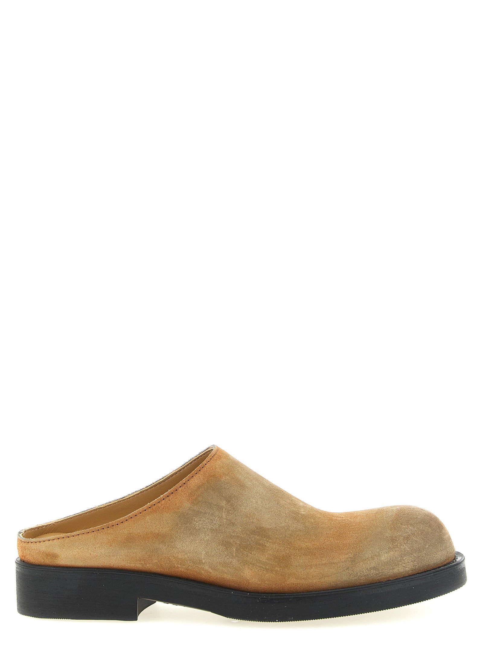 MM6 Maison Margiela Biker Mules in beige suède, zijaanzicht