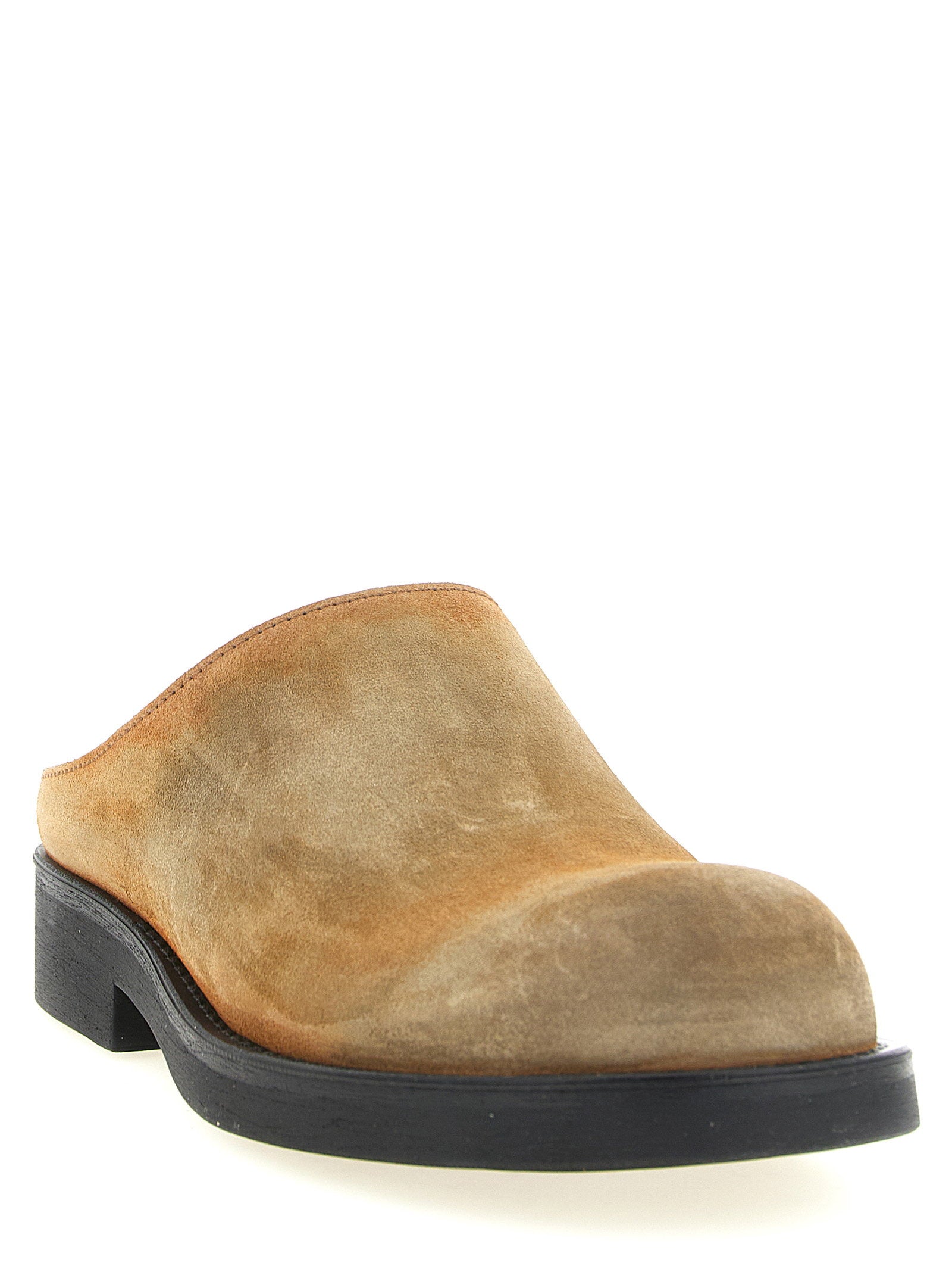 MM6 Maison Margiela Biker Mules in beige, close-up van de witte stiklijn aan de achterkant