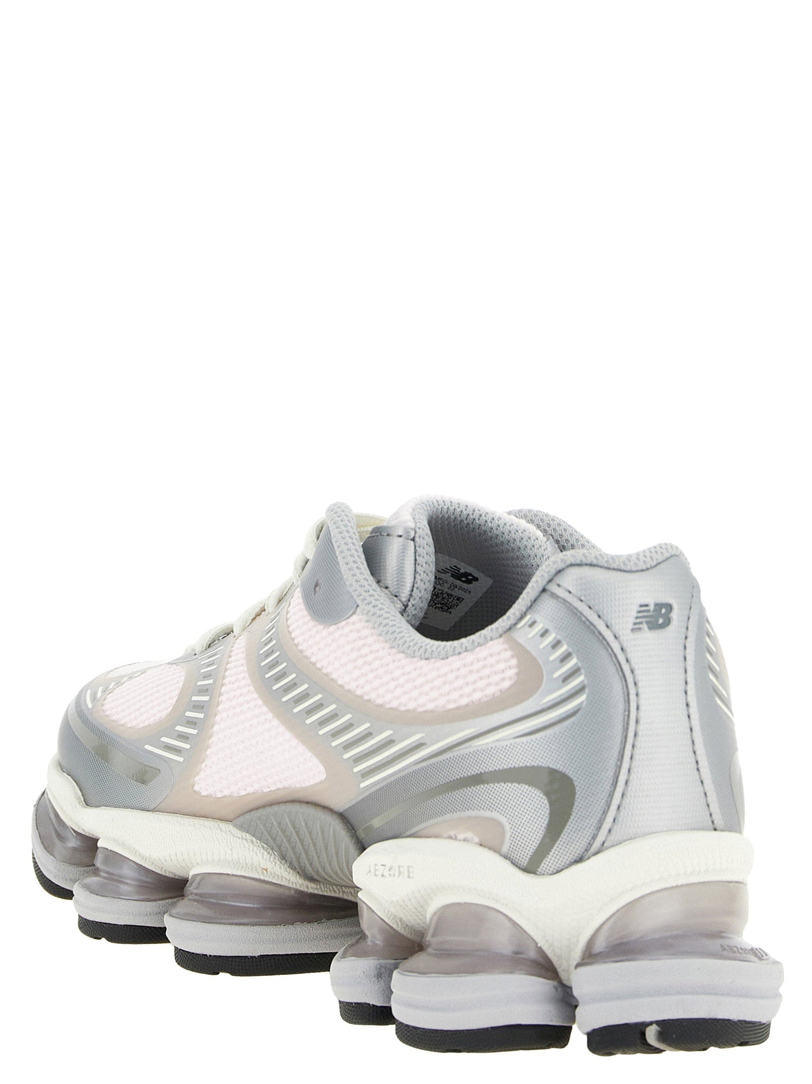 New Balance 2000 sneakers detail zool