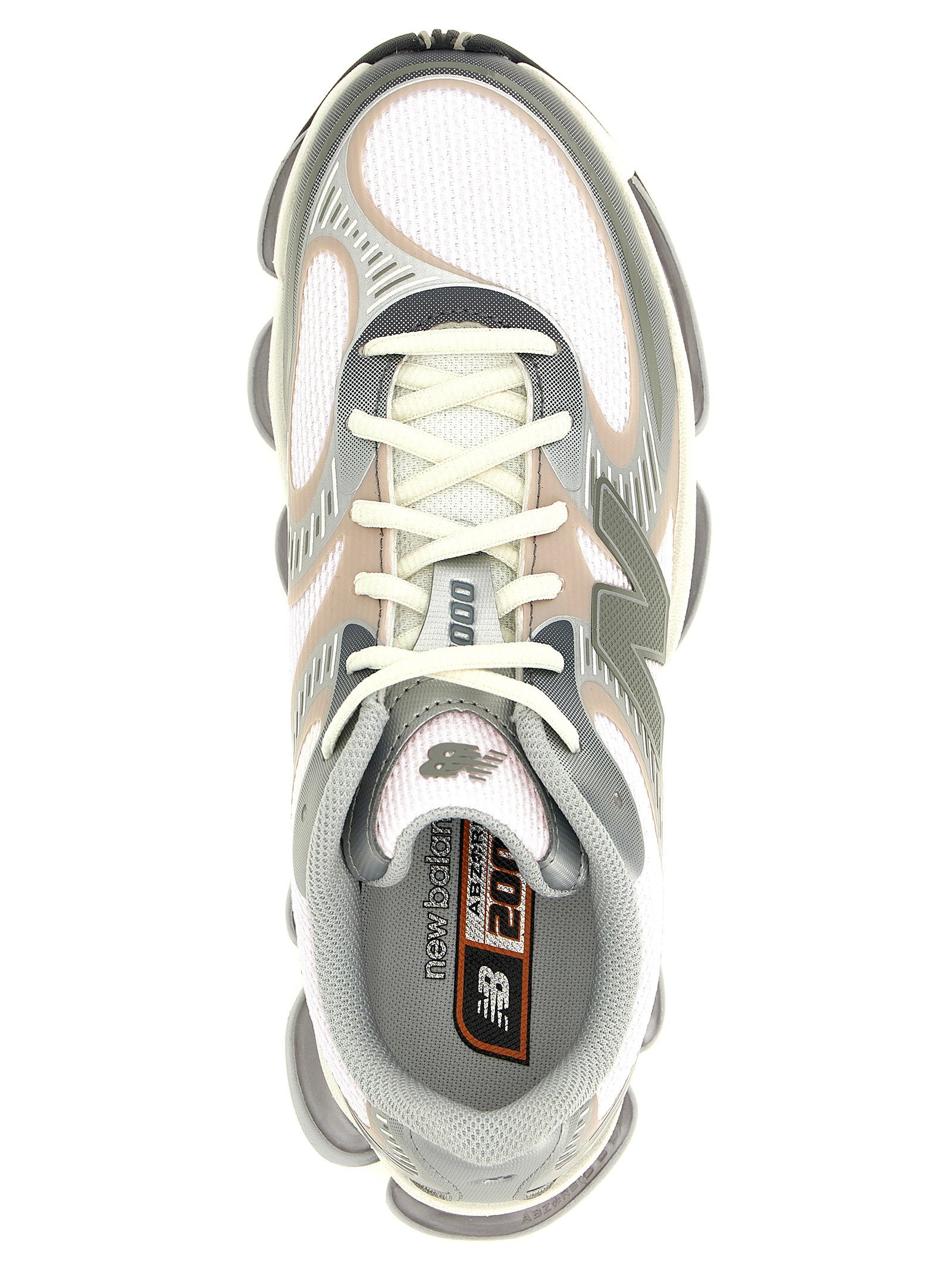 New Balance 2000 sneakers detail N-logo
