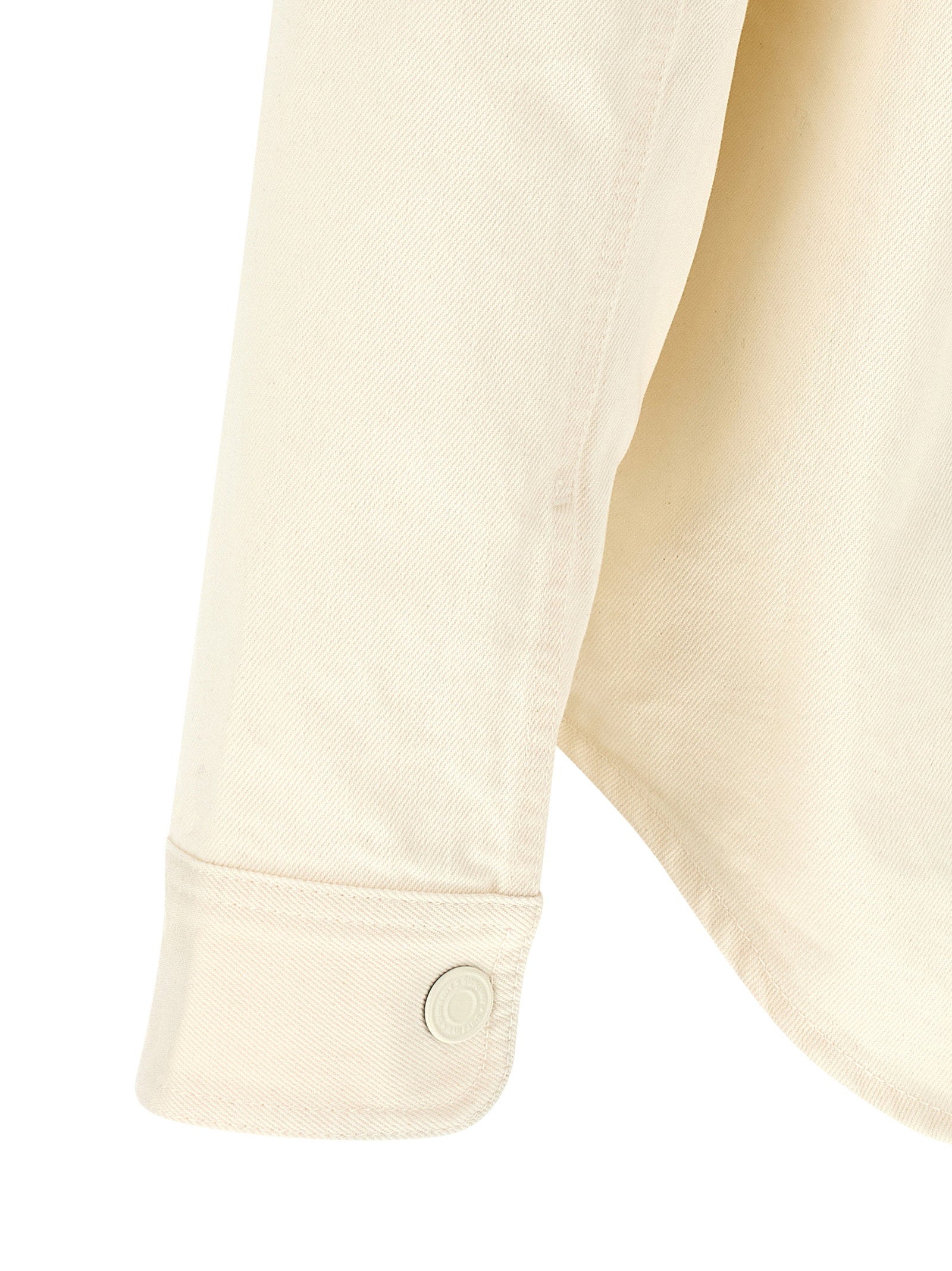 Ami Paris Ami de Coeur Overshirt ecru, detail van het gehaakte Ami de Coeur-patch