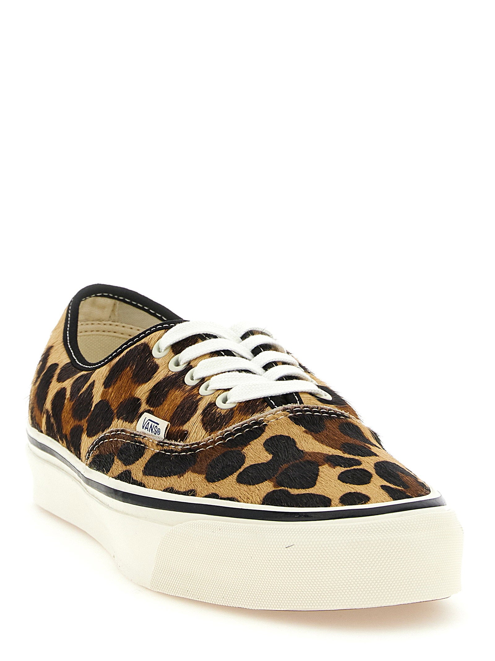 Vans Premium Authentic sneakers met luipaardprint, bovenaanzicht met veters