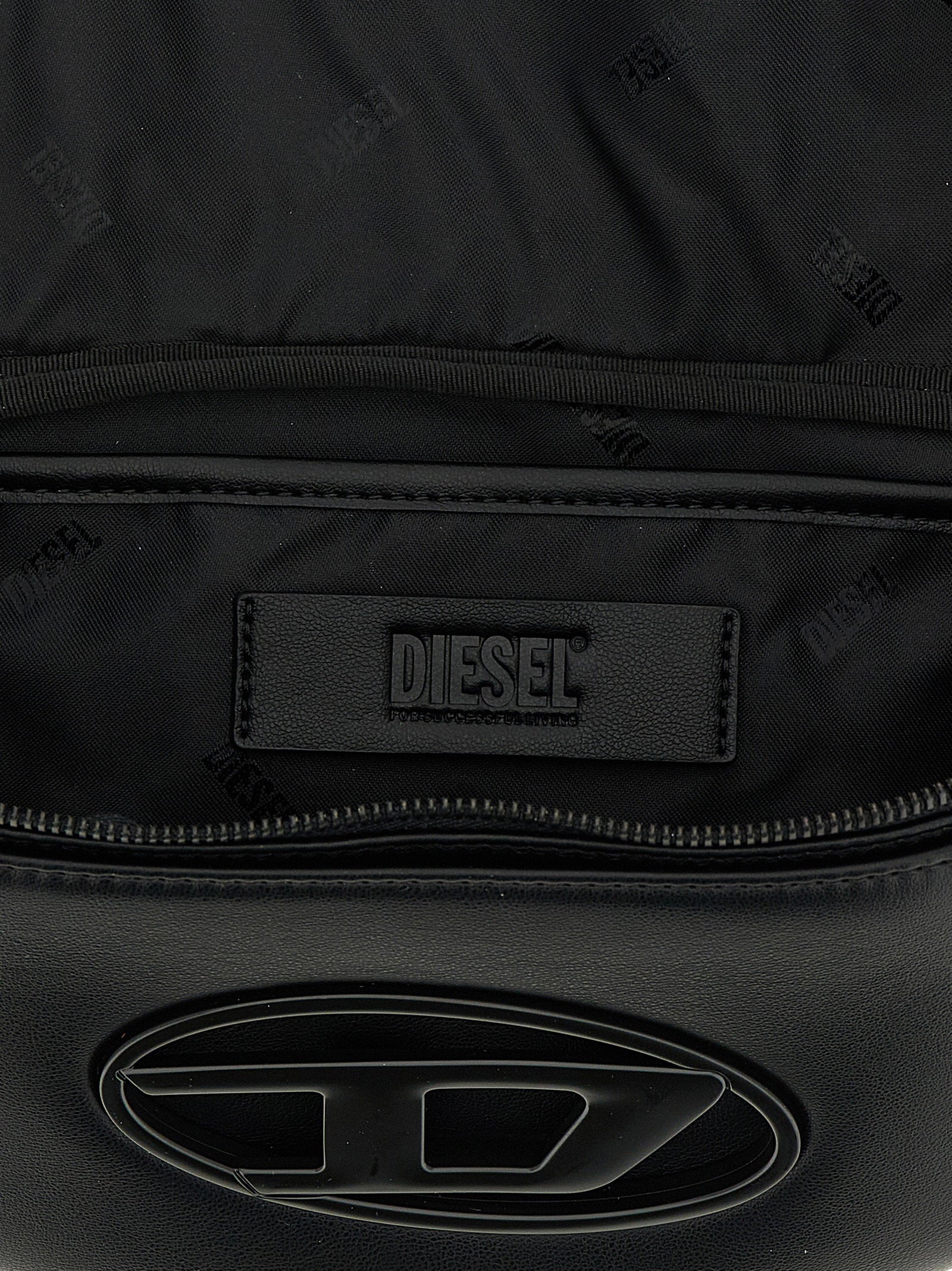 Diesel Holi-D heuptas detail van verstelbare band en gesp